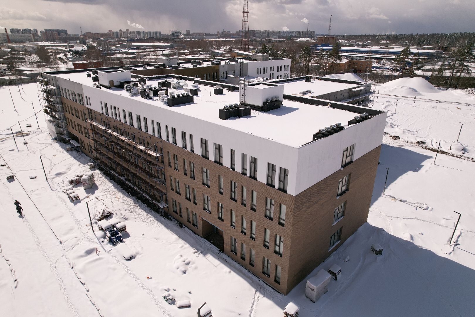 видео с коптера, школа в мытищи парк, строительство школы в мытищах,