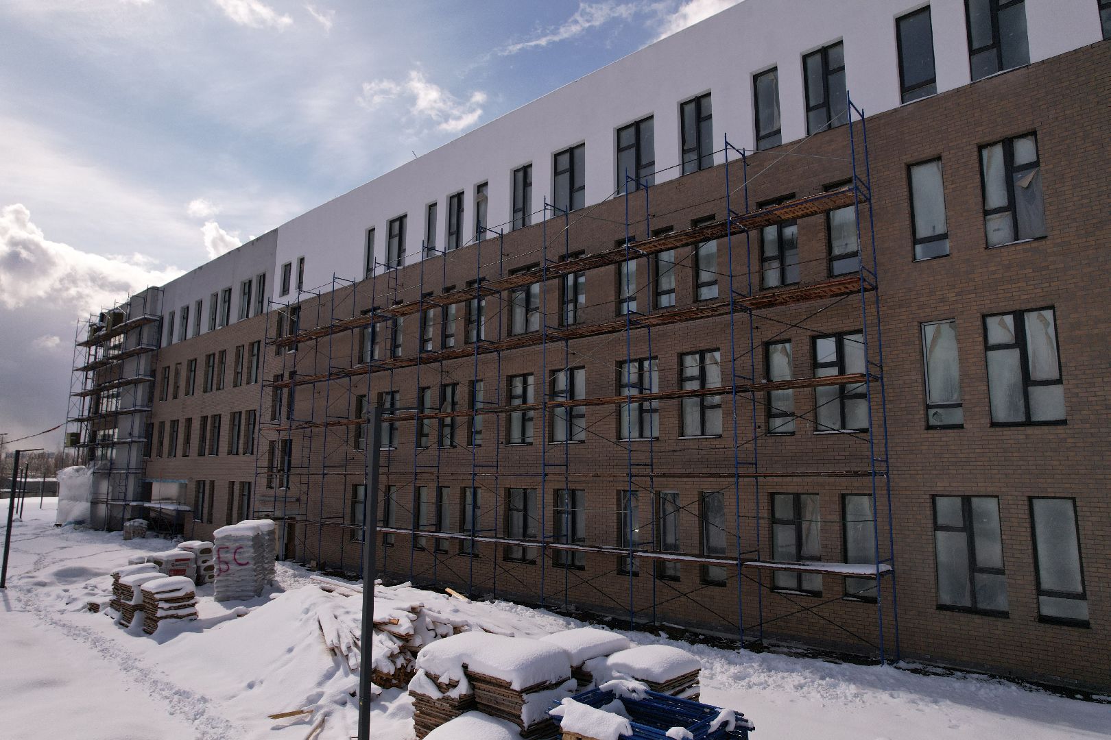 видео с коптера, школа в мытищи парк, строительство школы в мытищах,