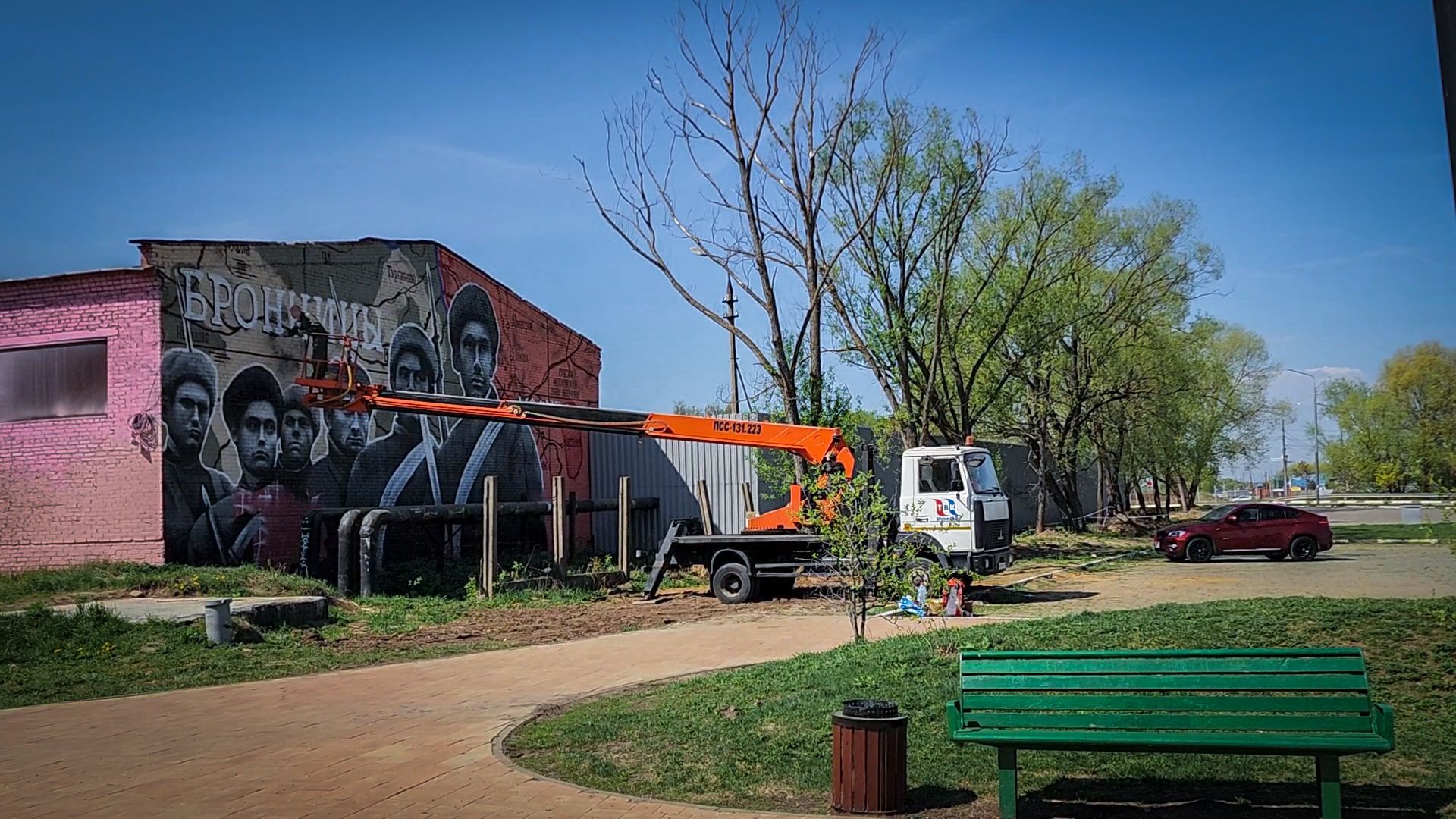 бронницы, мурал на бельском, граффити ,