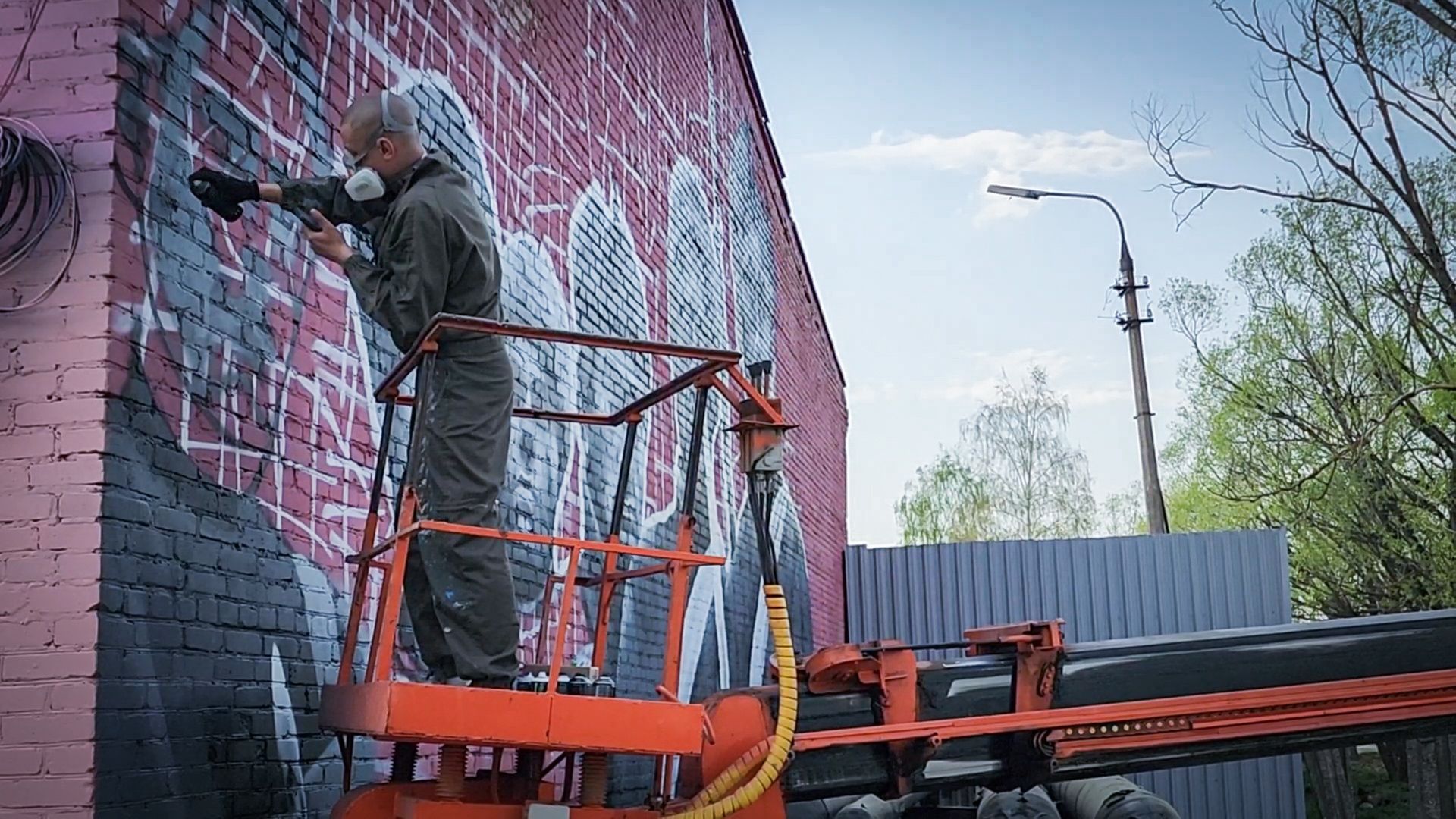 бронницы, мурал на бельском, граффити ,