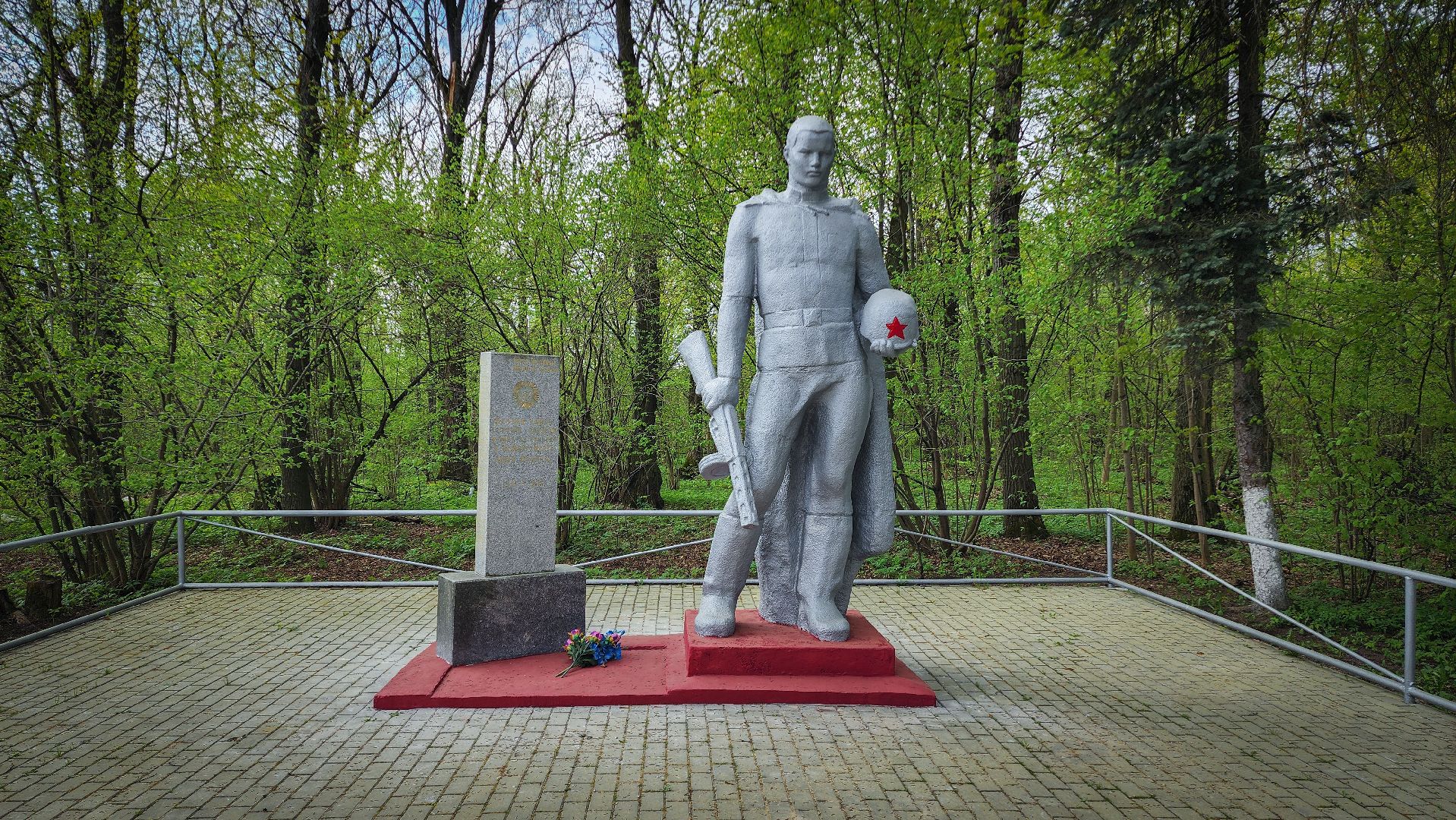 благоустройство , благоустройство памятников, обелиск воинской славы в малышево,