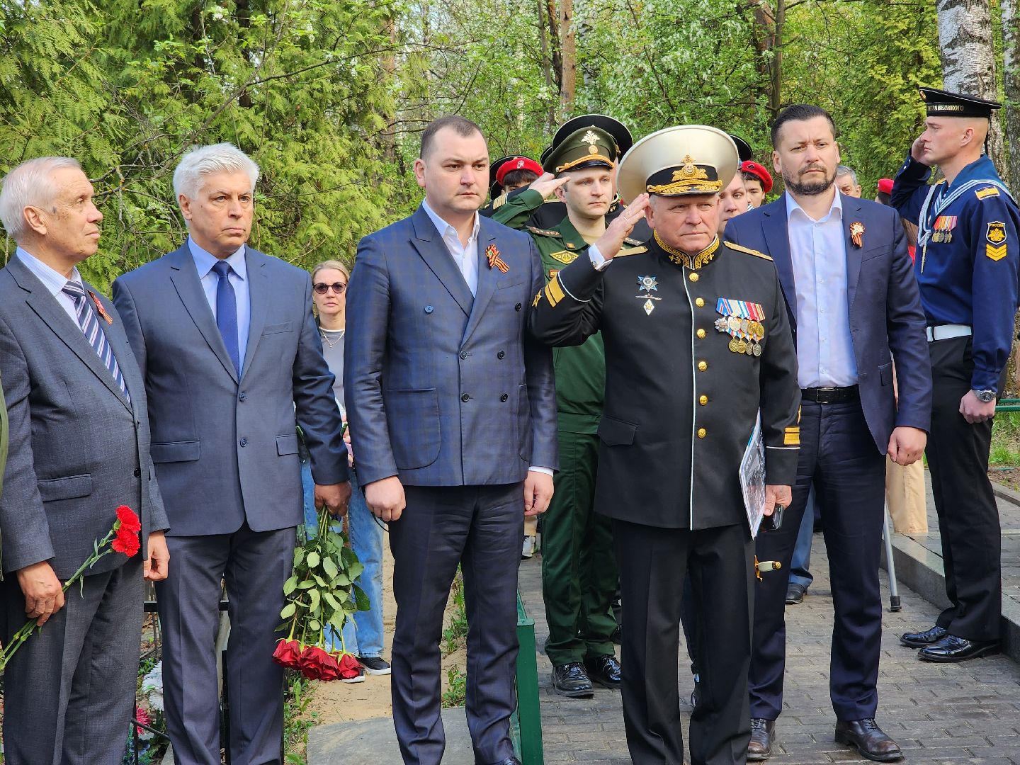 королёв, благоустройство, совет ветеранов королева, обновление монумента на братской могиле,