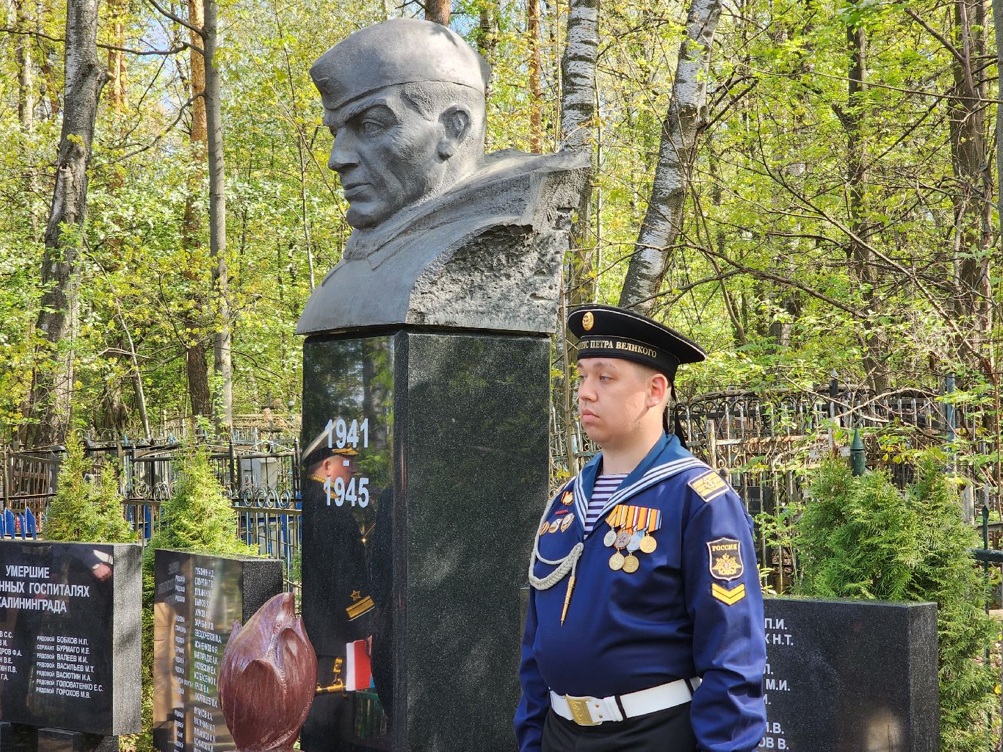 королёв, благоустройство, совет ветеранов королева, обновление монумента на братской могиле,