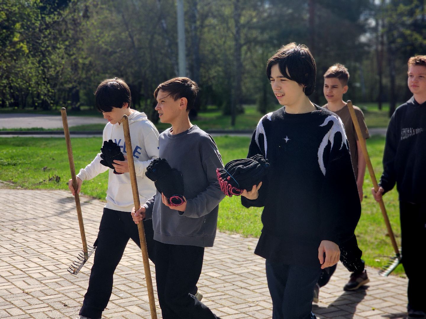 дубна, субботник, музей крылатых ракет, волонтеры подмосковья, молодая гвардия, совет депутатов, дмитровский техникум,