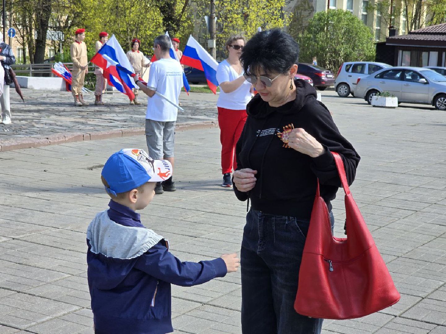 можайск, можайский муниципальный округ, подмосковье, день победы, патриотическая акция, георгиевская ленточка, волонтеры, 9 мая, великая победа,