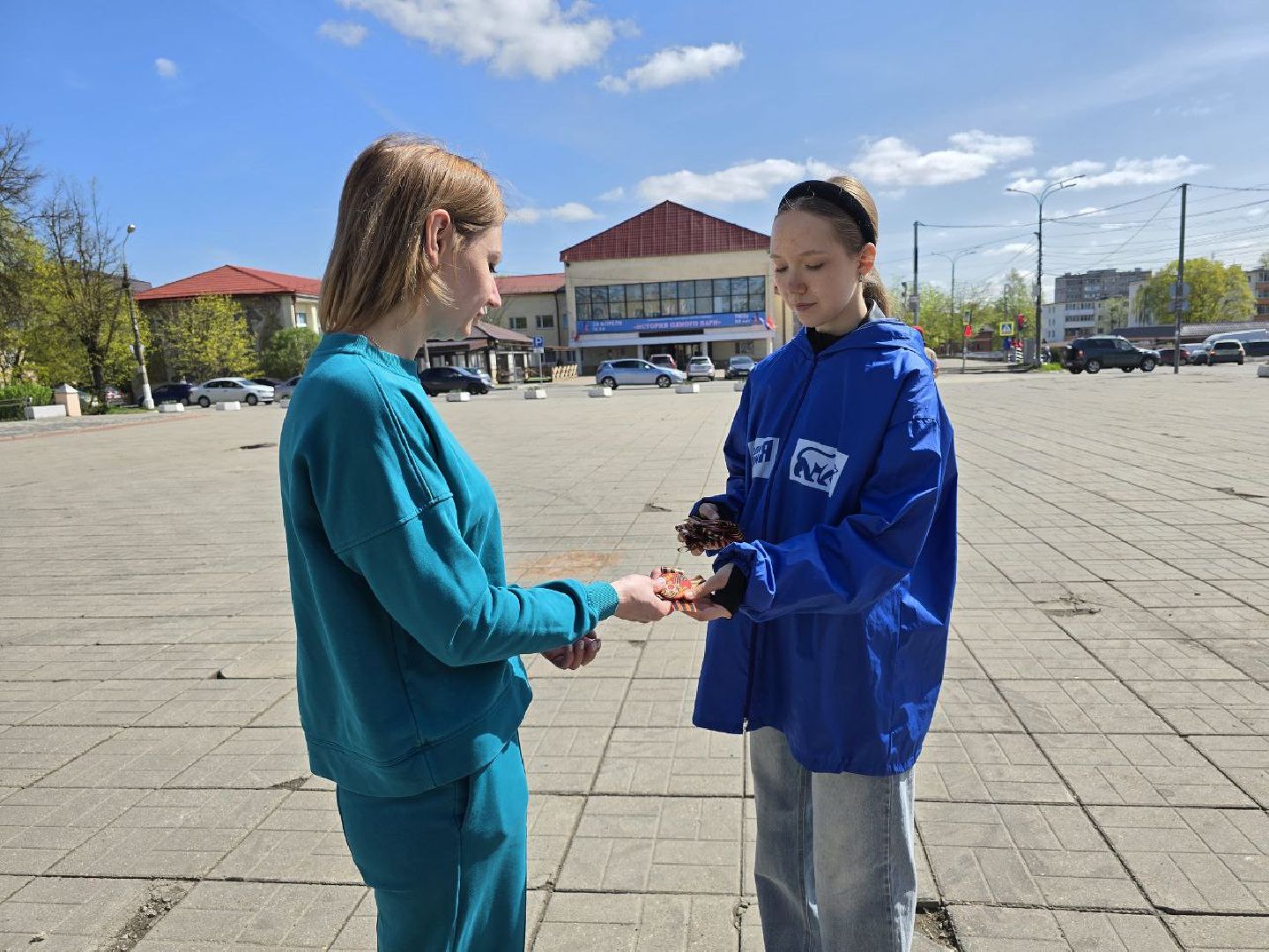 можайск, можайский муниципальный округ, подмосковье, день победы, патриотическая акция, георгиевская ленточка, волонтеры, 9 мая, великая победа,