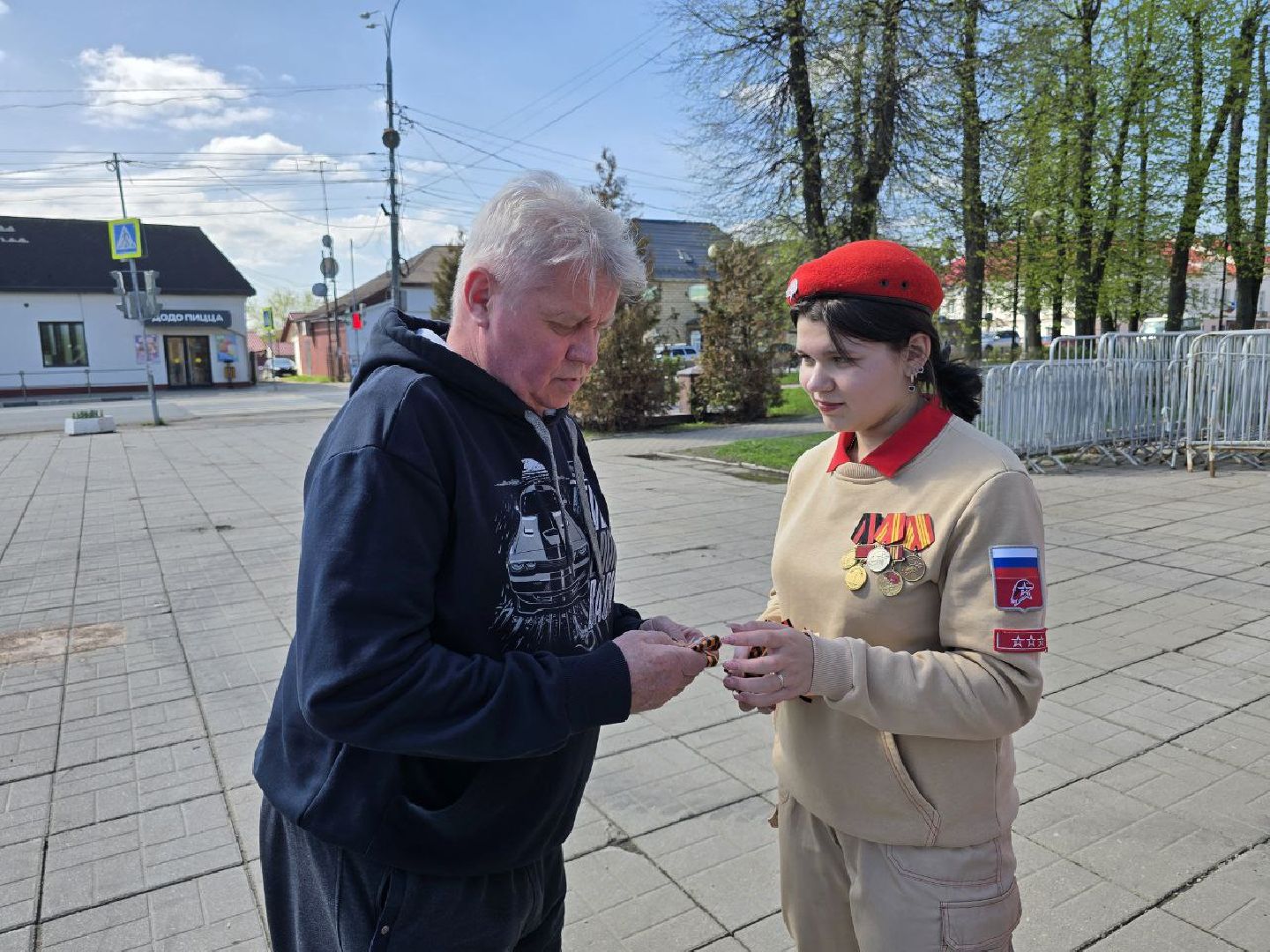 можайск, можайский муниципальный округ, подмосковье, день победы, патриотическая акция, георгиевская ленточка, волонтеры, 9 мая, великая победа,