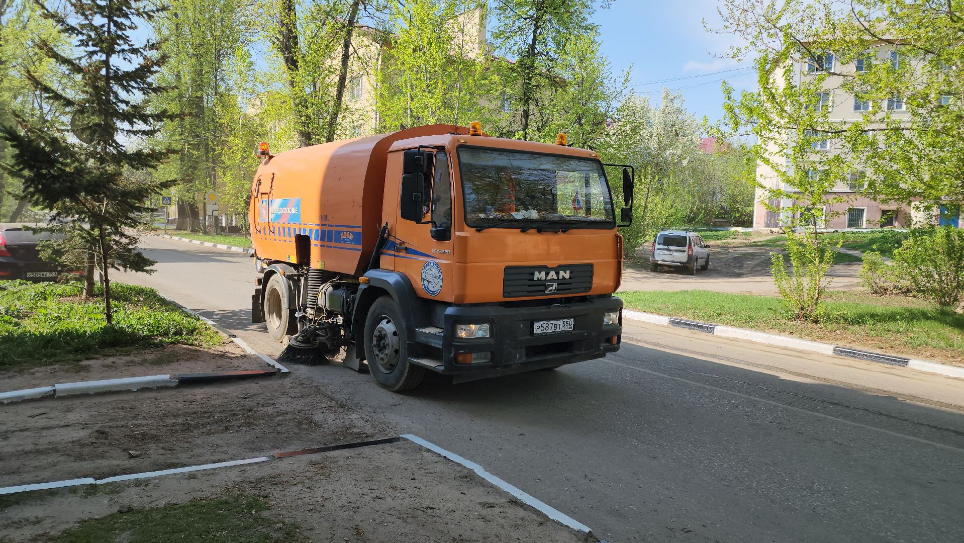 кашира, уборка дорог, влажная уборка города, мосавтодор, дороги,  бордюры,