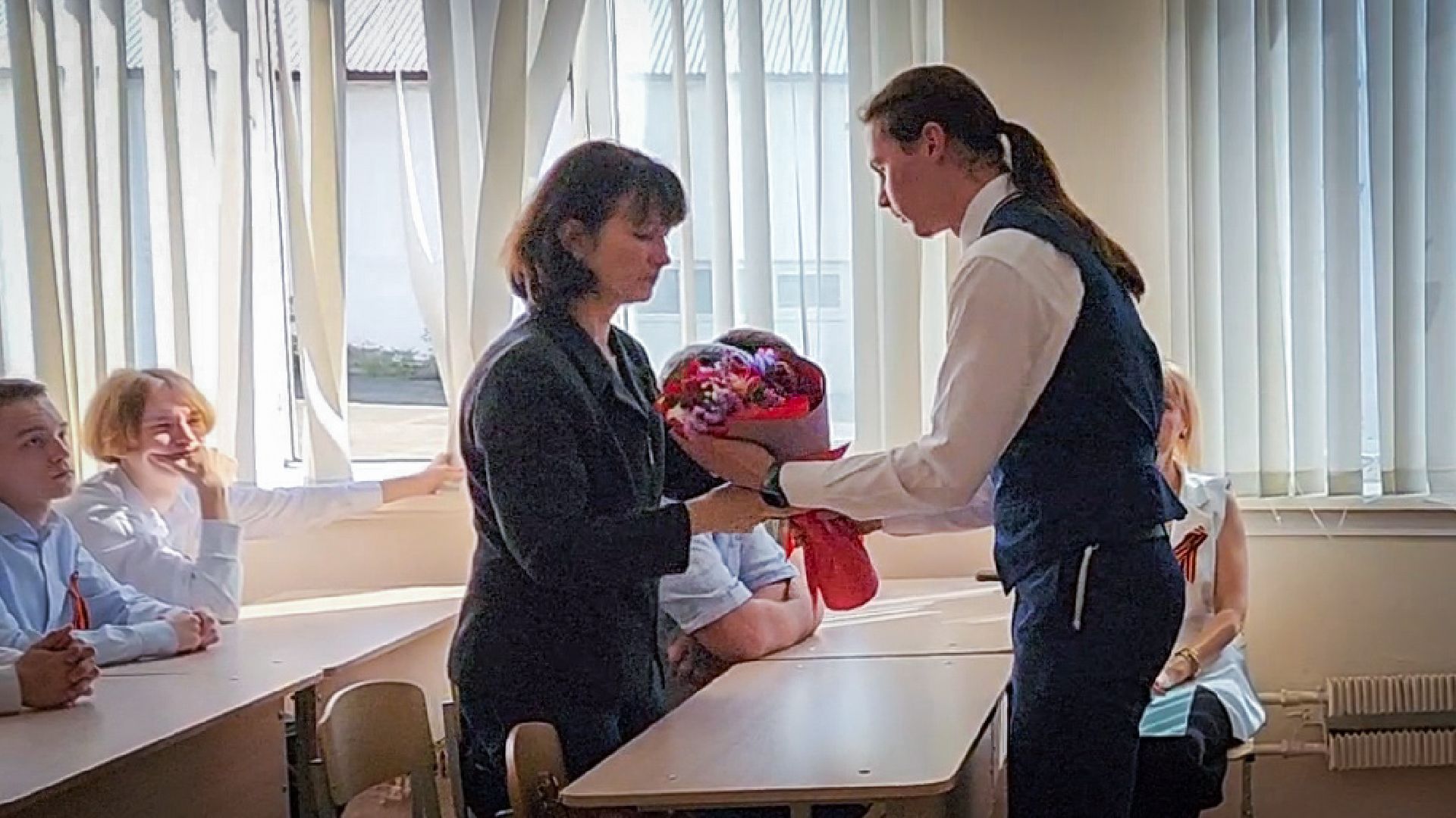 бронницы , парта героя сво,  автомобильно-дорожный колледж,