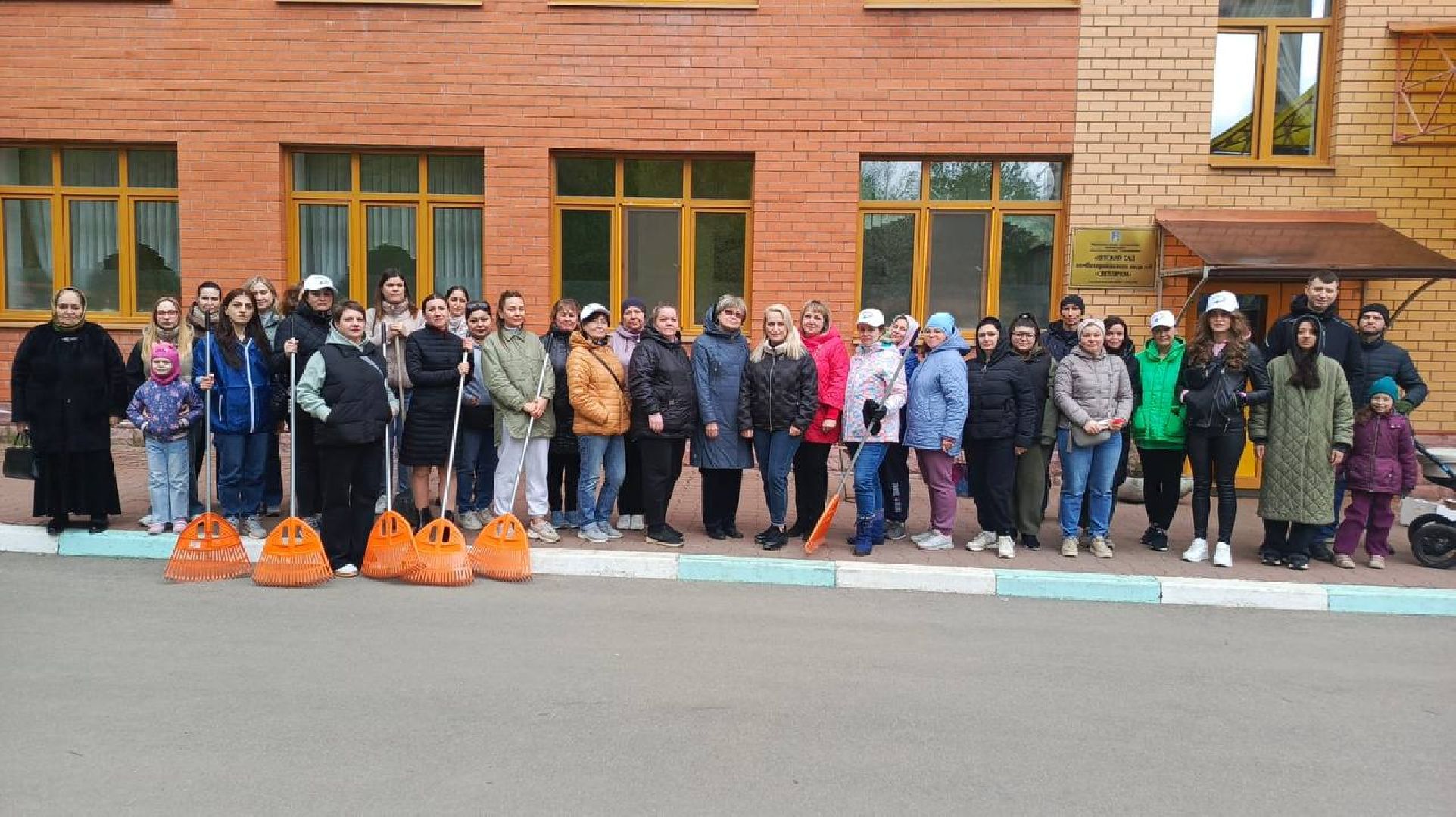 субботник, реутов, дети, уборка, детсад,