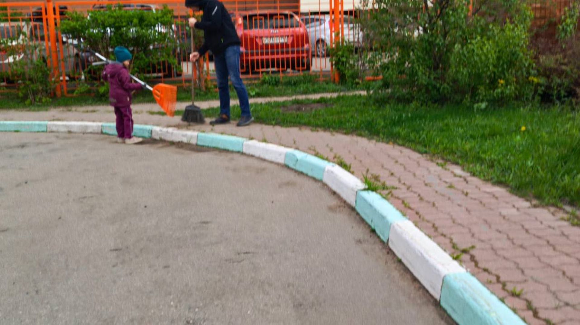 субботник, реутов, дети, уборка, детсад,