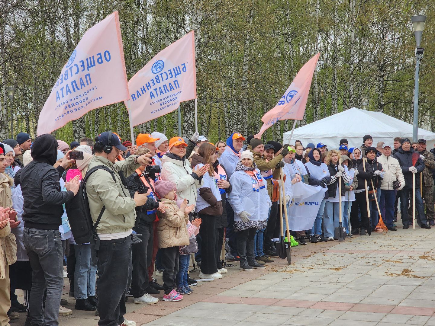 всероссийский субботник в королеве, королёв, мемориал славы в королеве,