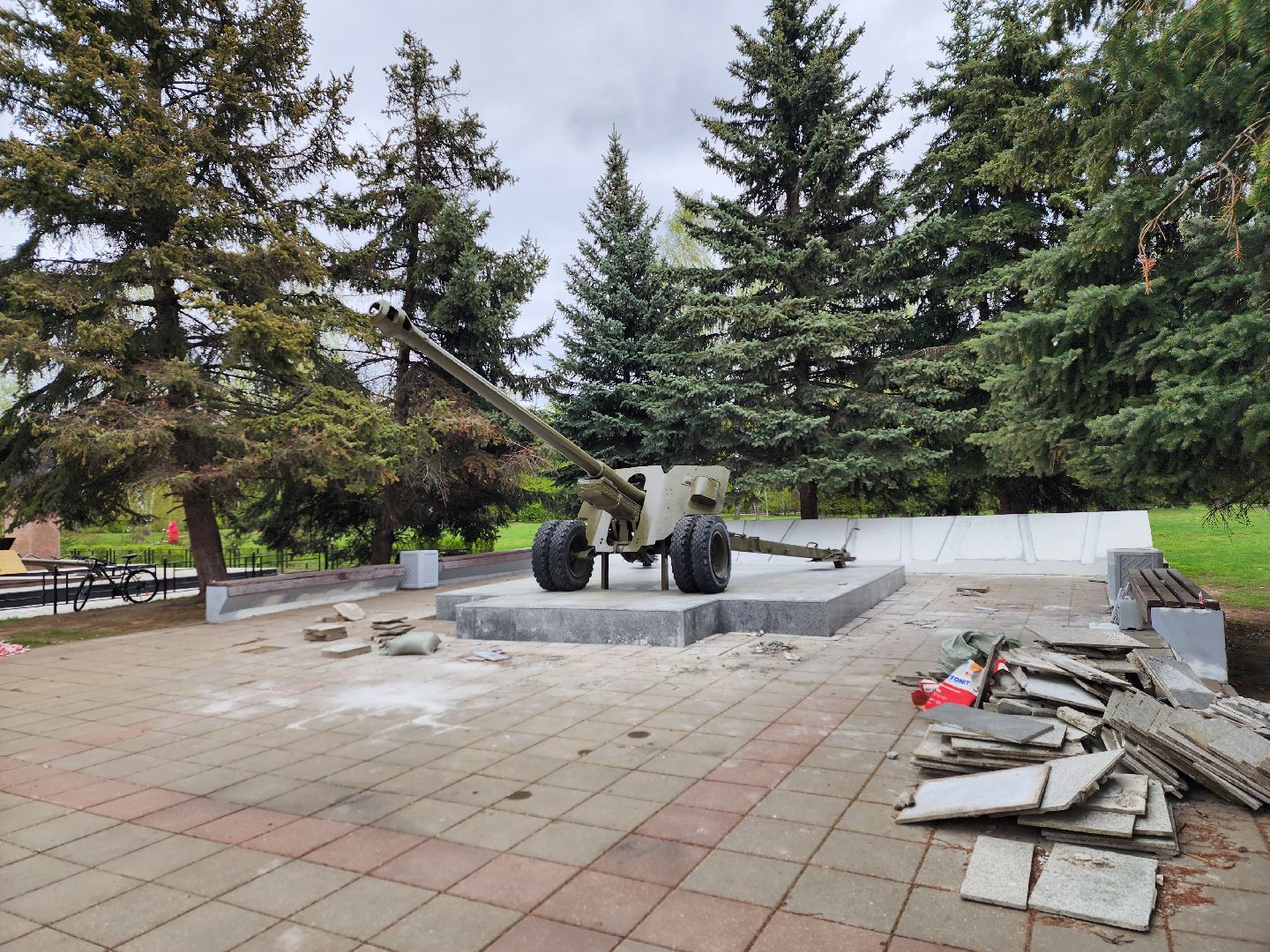 всероссийский субботник в королеве, королёв, мемориал славы в королеве,