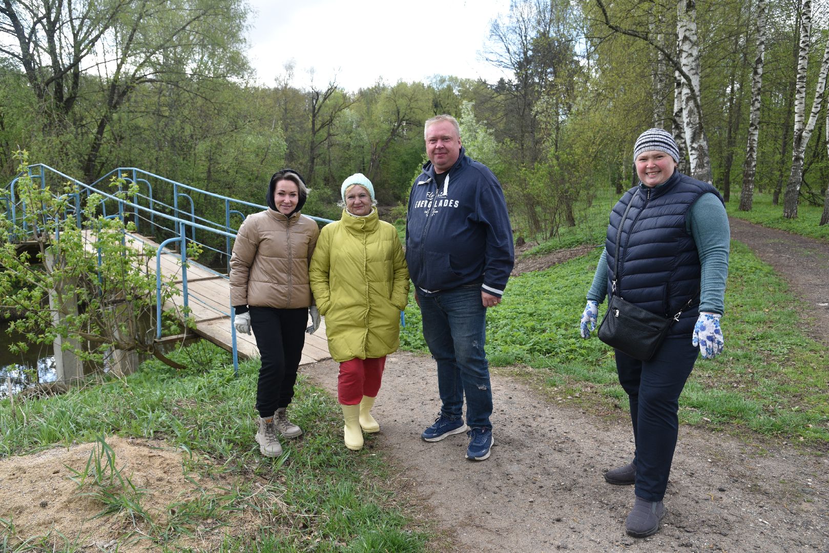 лотошино, дубки, сад памяти, посадка деревьев,
