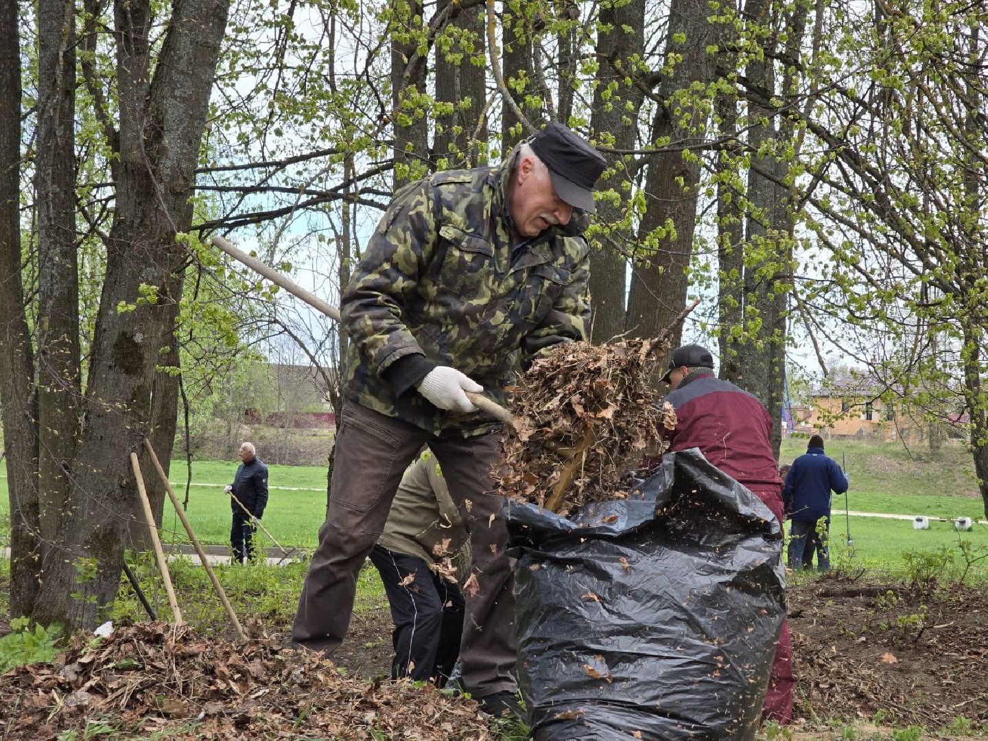 можайск, можайский муниципальный округ, подмосковье, субботник, общеобластной субботник, парк , городской парк, центральная площадка,