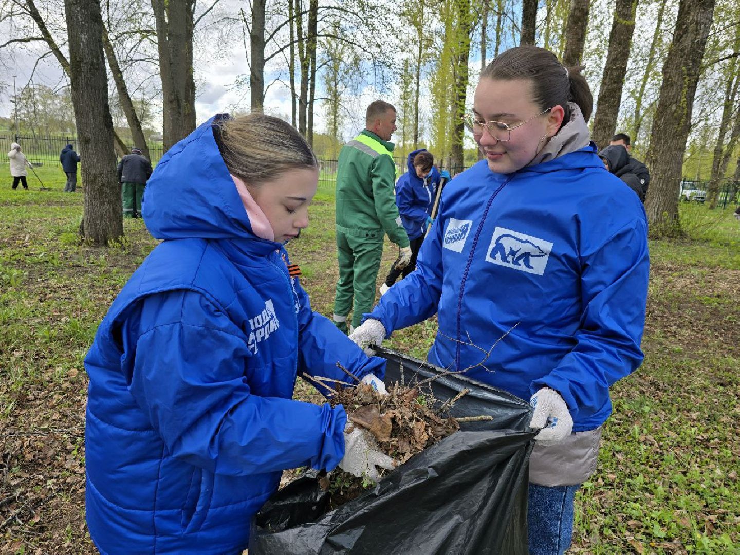 можайск, можайский муниципальный округ, подмосковье, субботник, общеобластной субботник, парк , городской парк, центральная площадка,