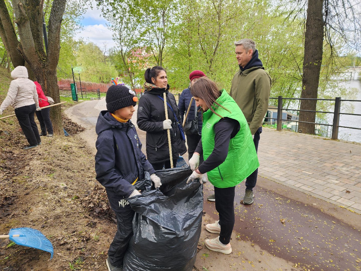 Подольск , субботник, парк талалихина,
