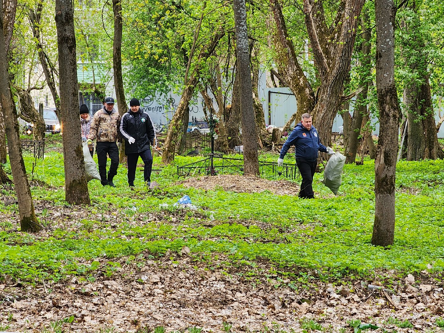 сергиев посад,  субботник, Кладбище,