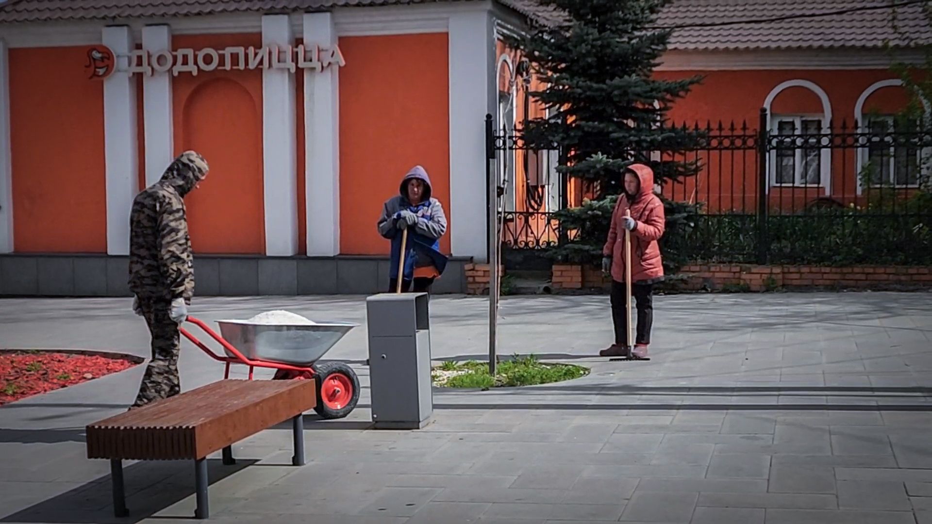 бронницы, благоустройство , декоративная подсыпка дорожек, площадь имени Тимофеева ,