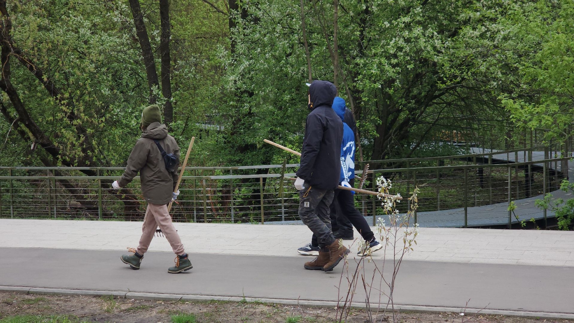 субботник, щёлково, Чкаловское озеро, уборка територии,