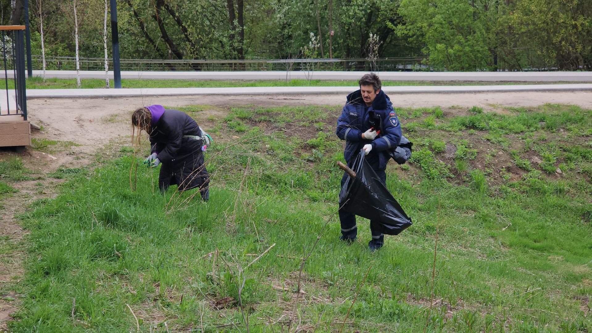 субботник, щёлково, Чкаловское озеро, уборка територии,