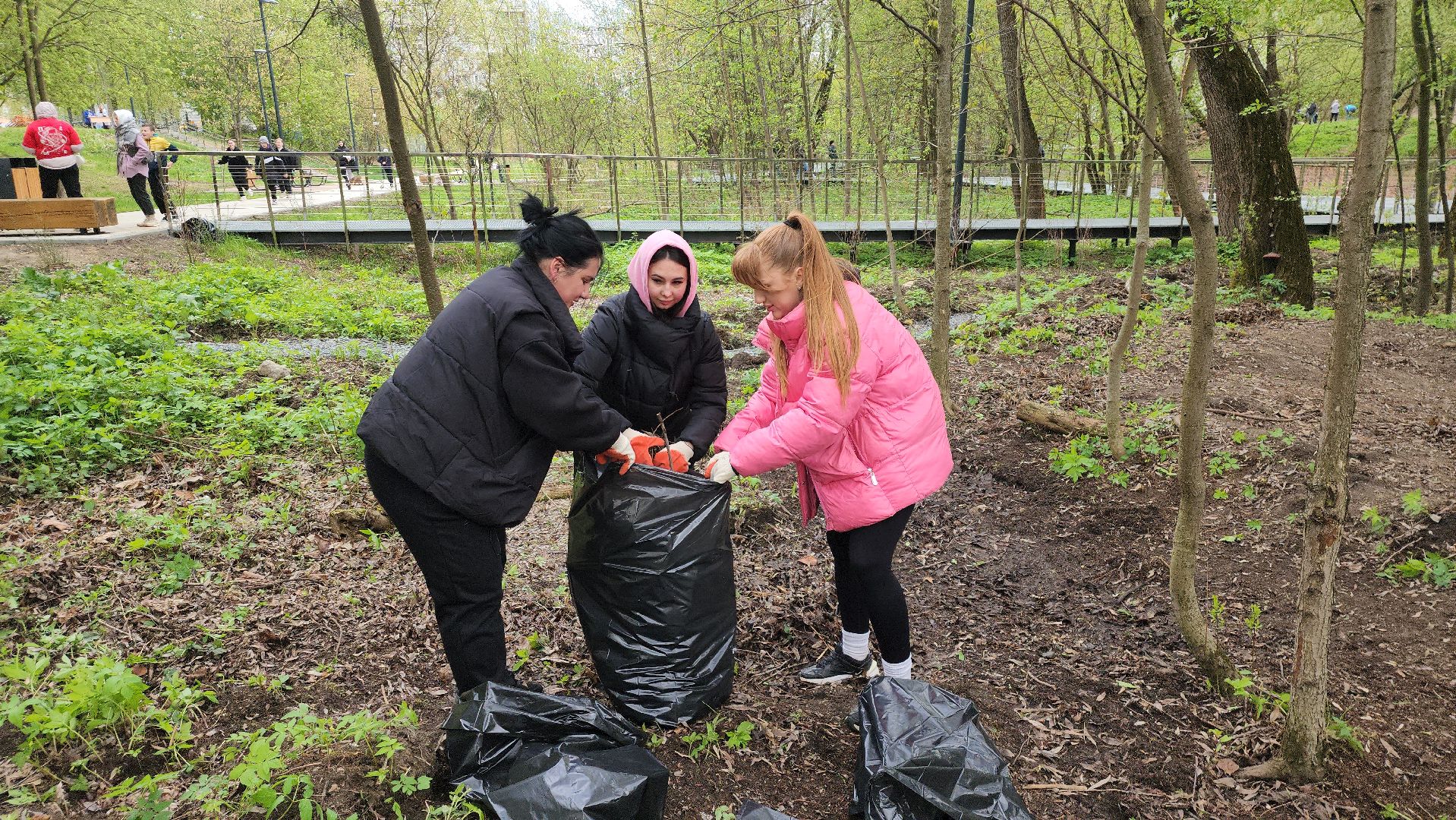субботник, щёлково, Чкаловское озеро, уборка територии,