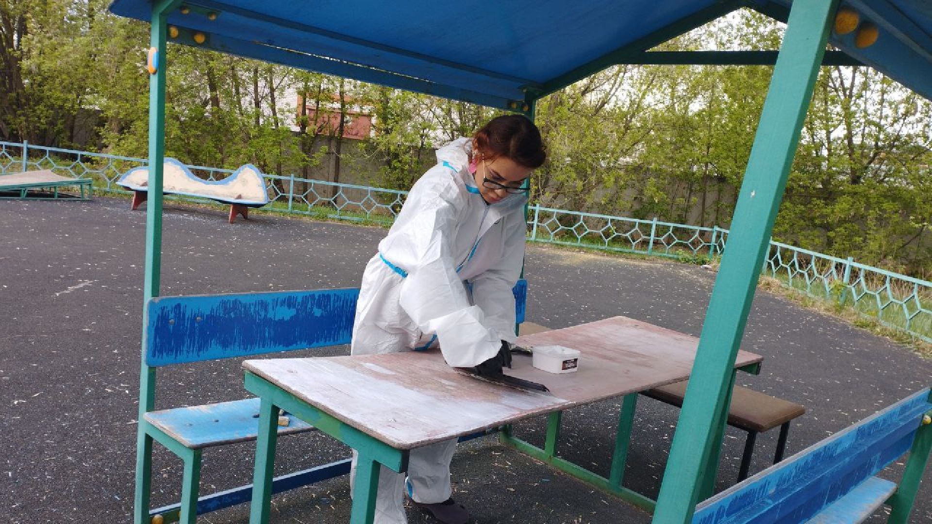 пушкинский округ, ивантеевка, субботник, центр социального обслуживания,  волонтерская помощь, уборка территории,