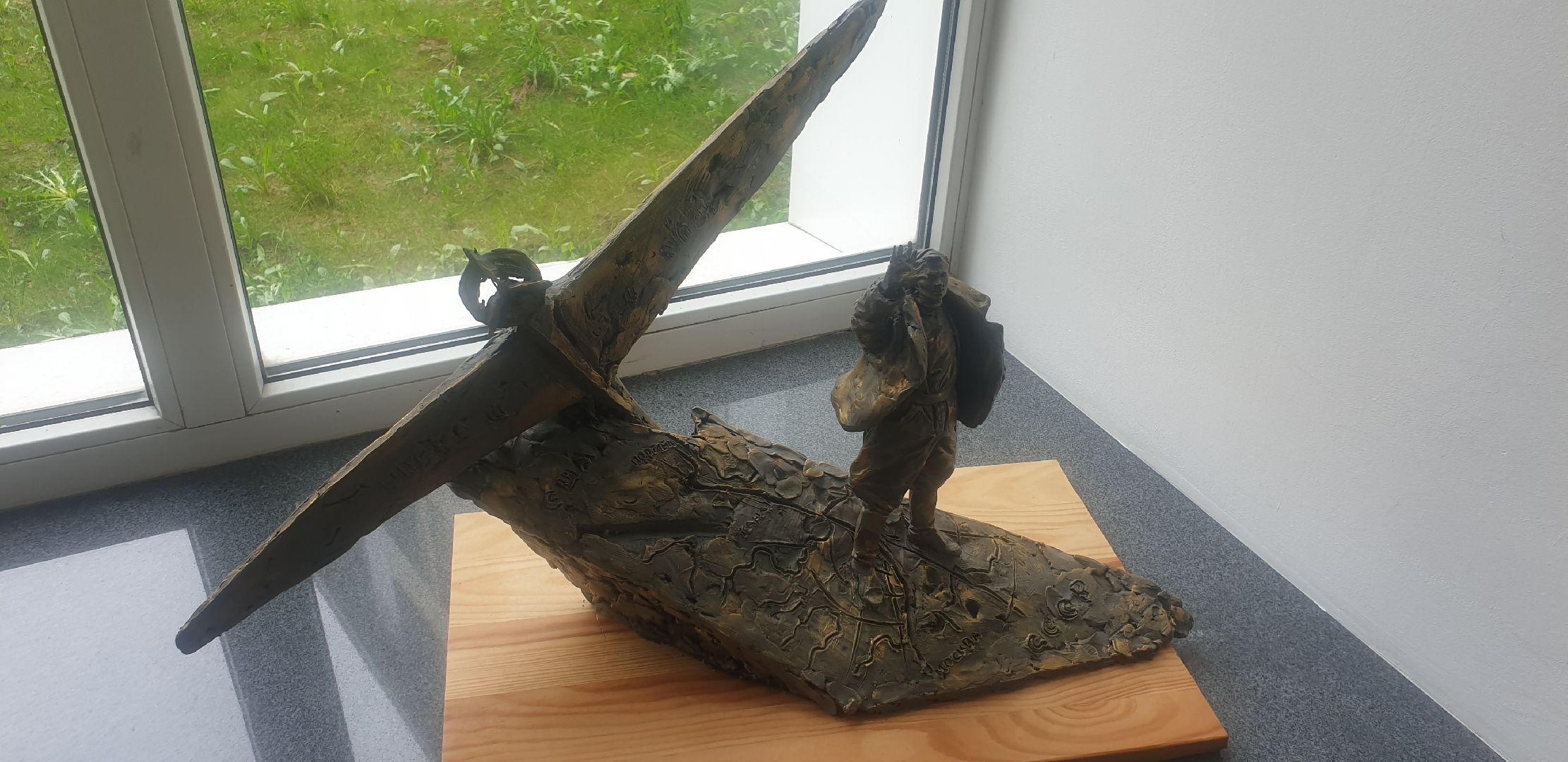 Долгопрудный, МФТИ, летчик-герой, памятник