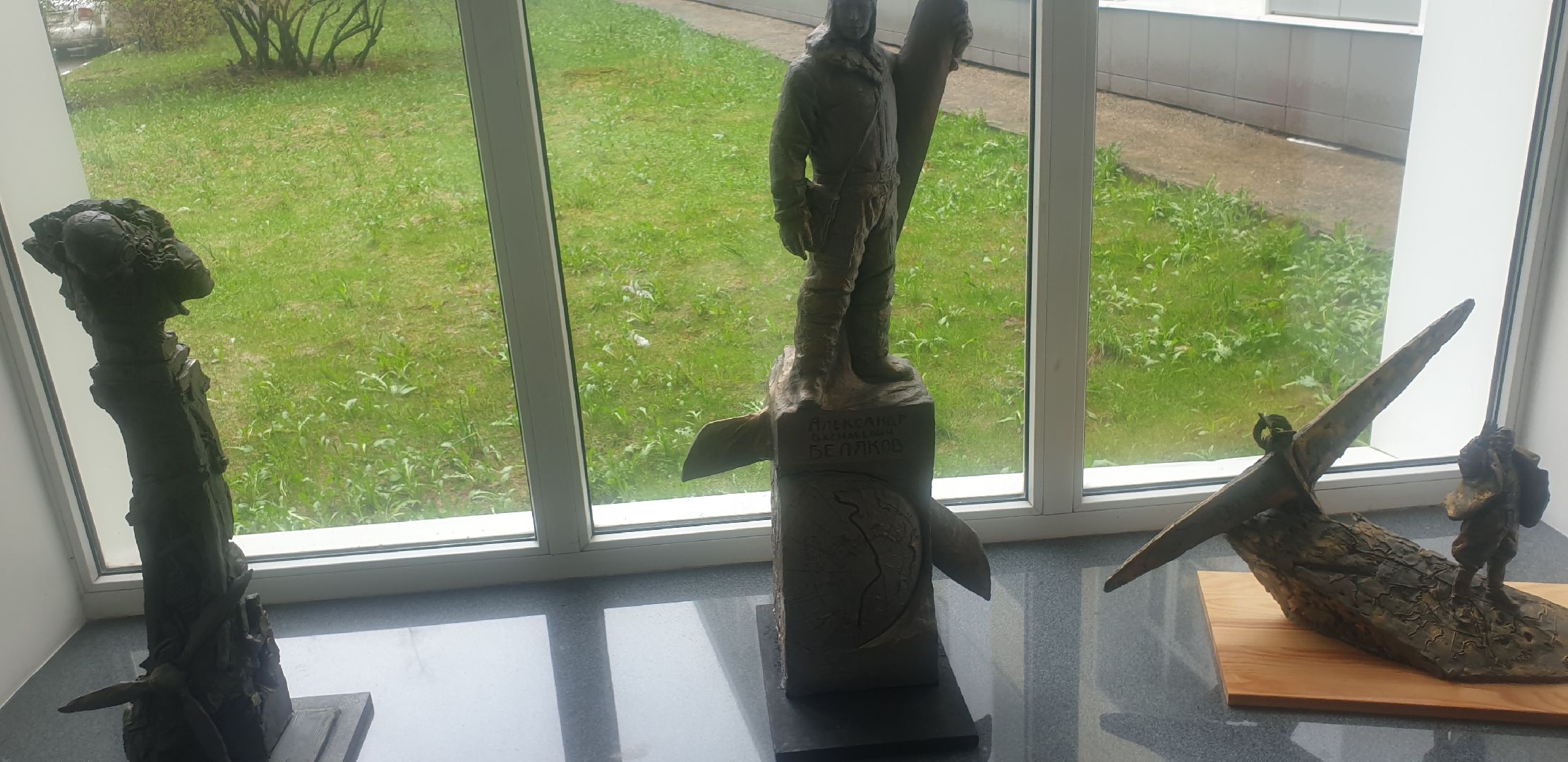 Долгопрудный, МФТИ, летчик-герой, памятник