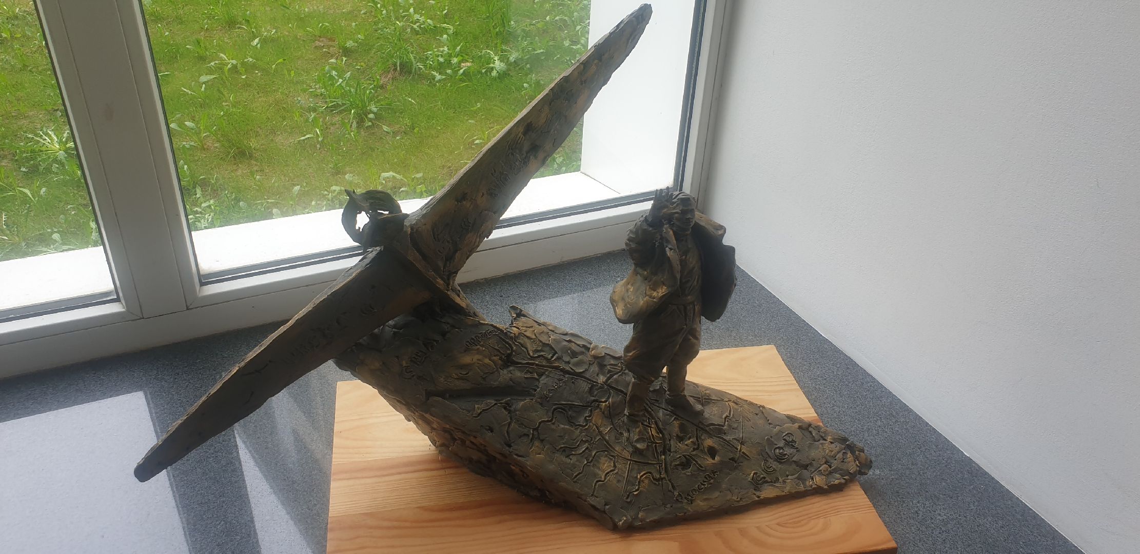 Долгопрудный, МФТИ, летчик-герой, памятник