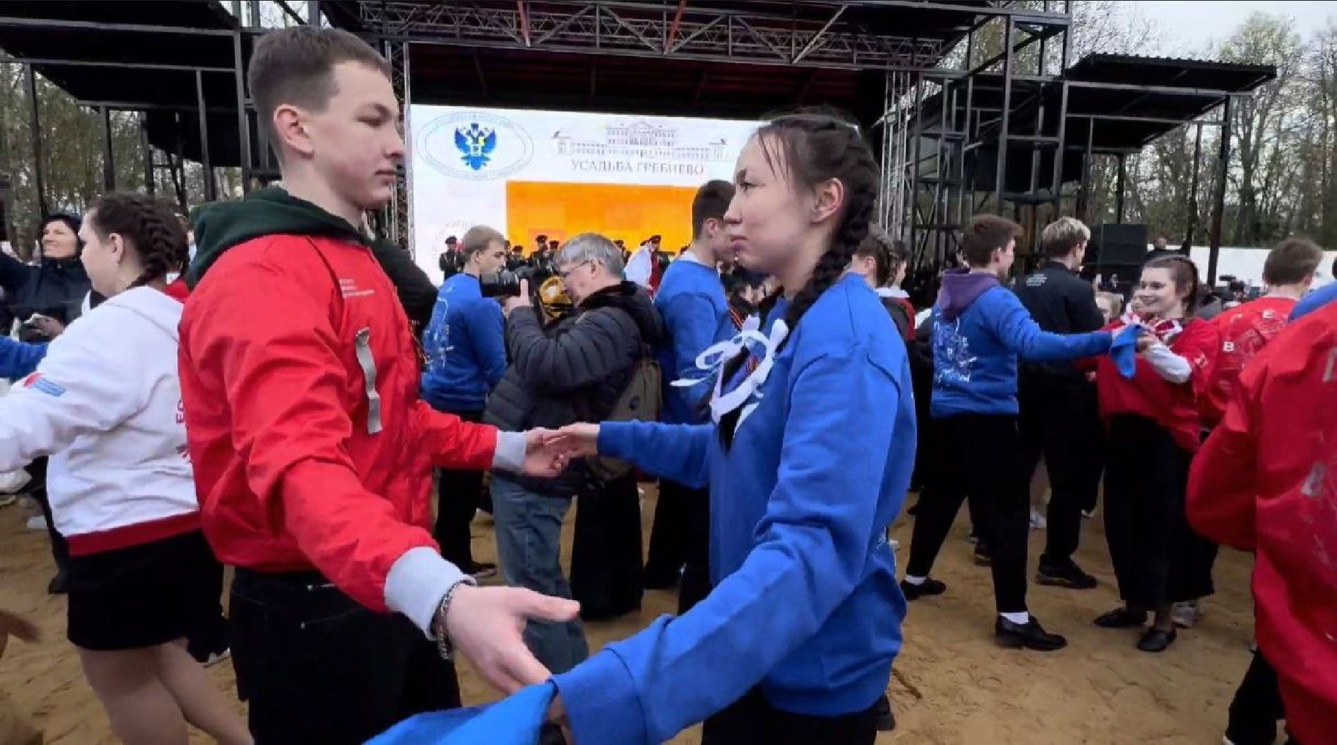 флешмоб, синий платочек, вальс, движение первых,