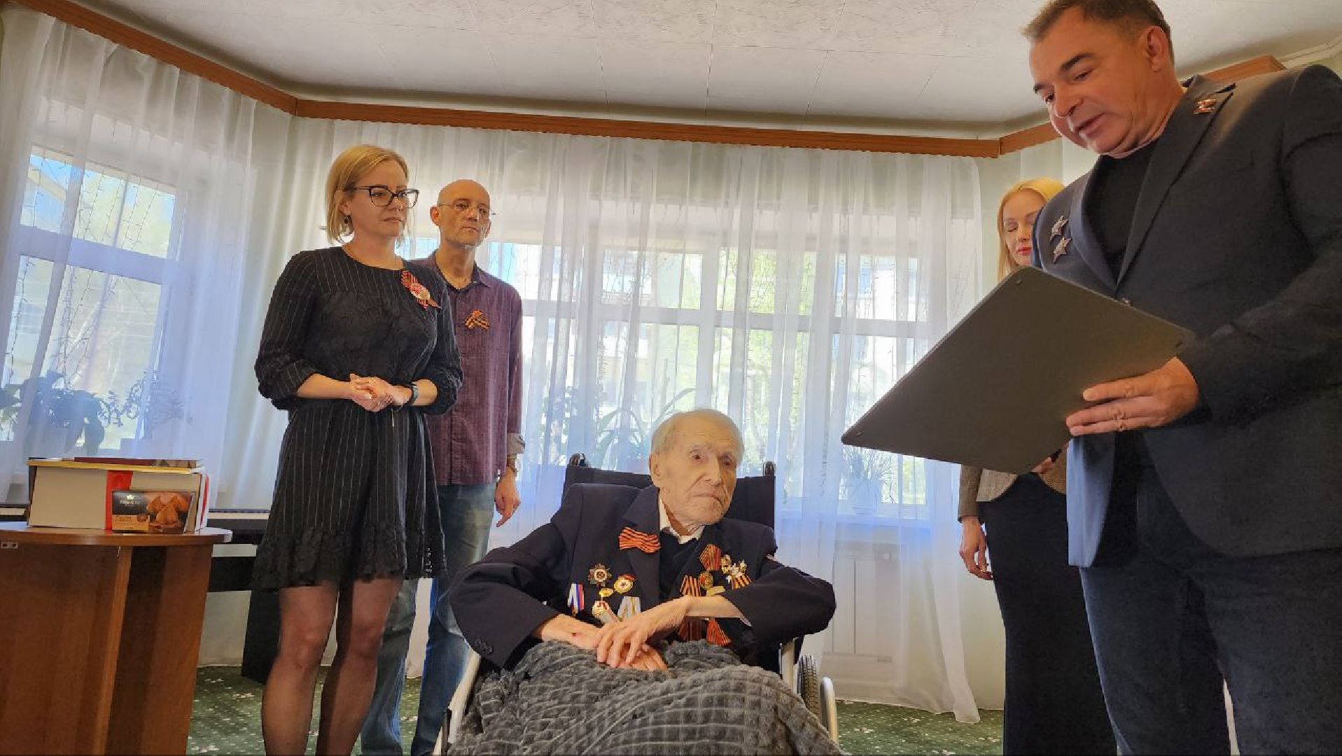 Дмитров, Почетный житель Дмитрова, Анатолий Хомич, Ветеран ВОВ,Дом доброты в Дмитрове,Таблички в честь ветеранов ВОВ,табличка,