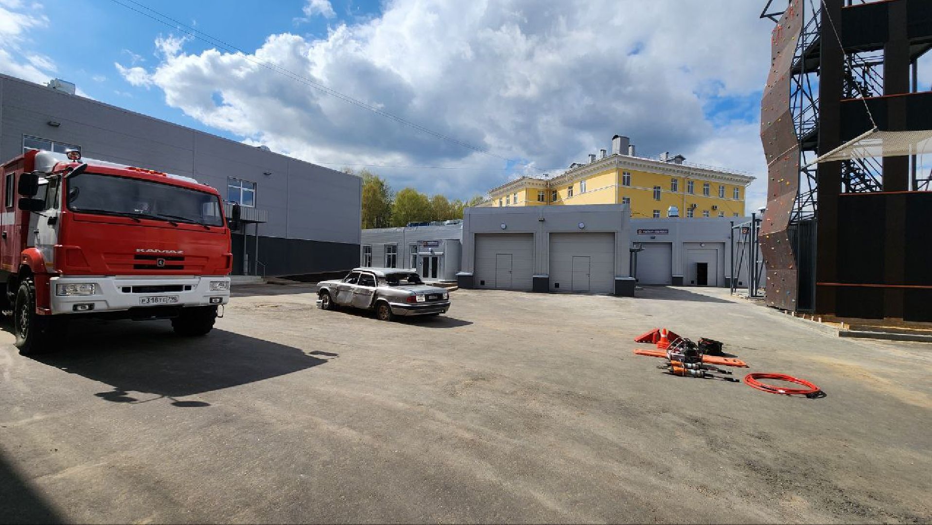 Дмитров, Дмитровский техникум, Мострансавто,