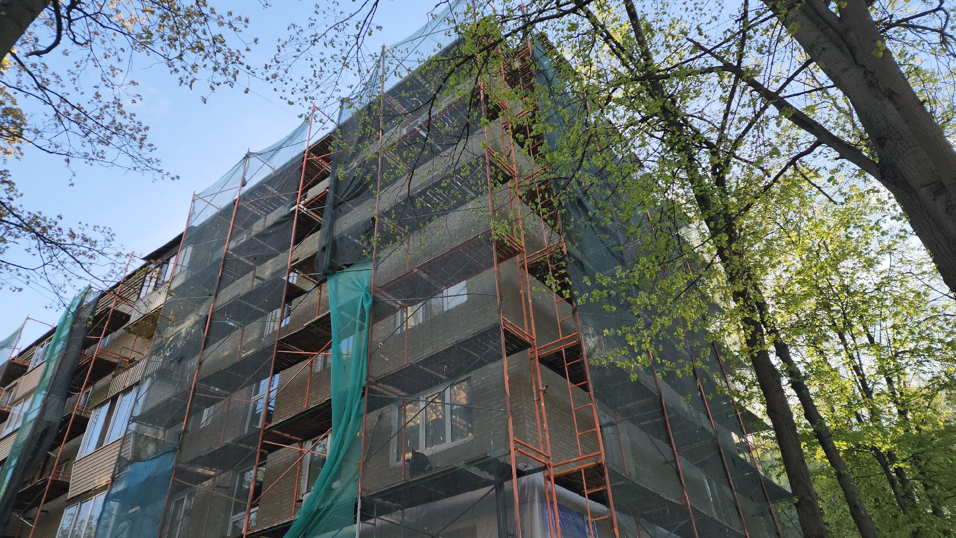 пушкино, капремонт, ремонт фасада дома, рабочие, подрядная организация, штукатурные работы, балкон, отмостка дома, козырек,вертикалки,