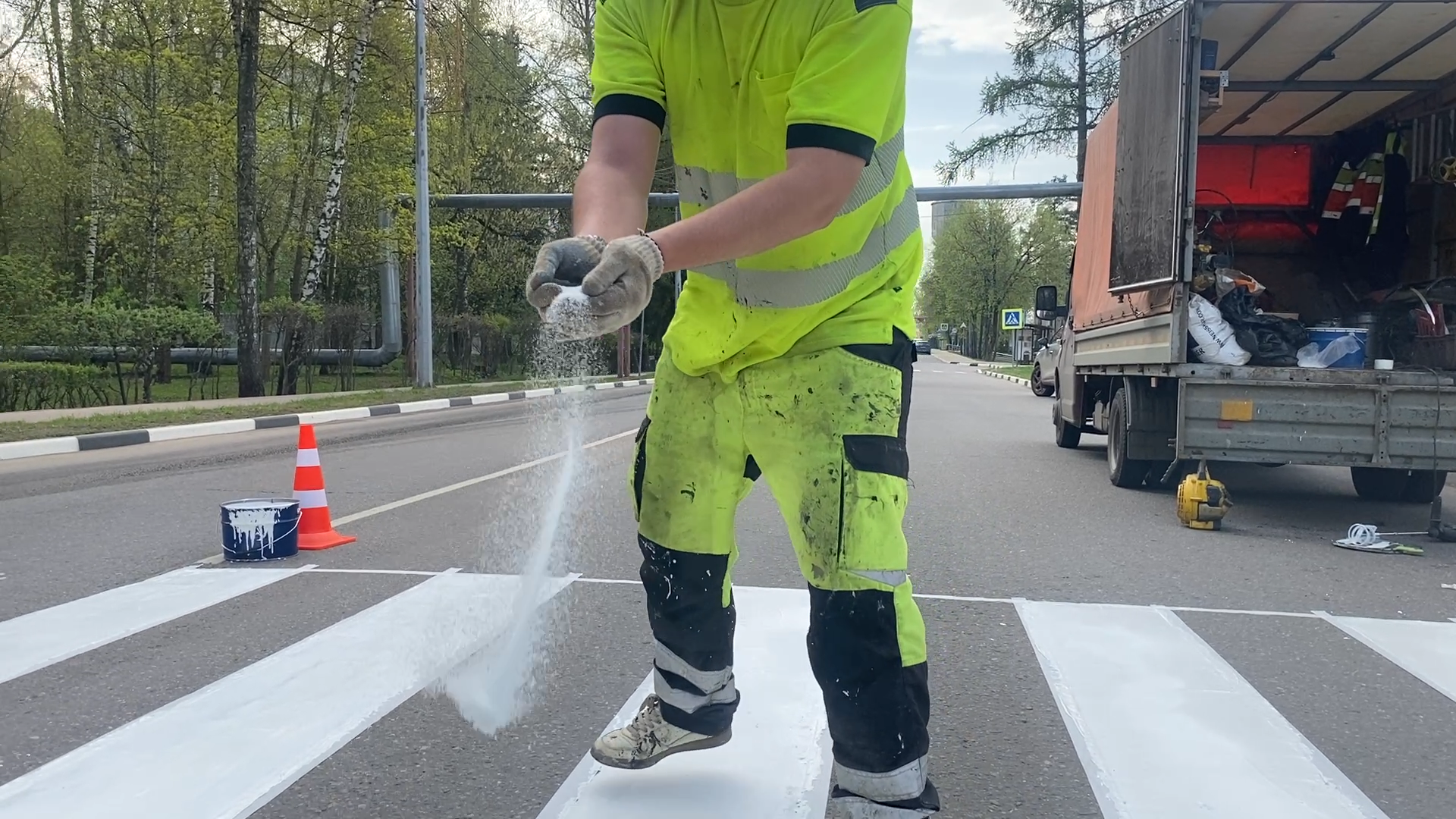 разметка дороги, термопластик разметка, пешеходный переход, власиха нанесение разметки,