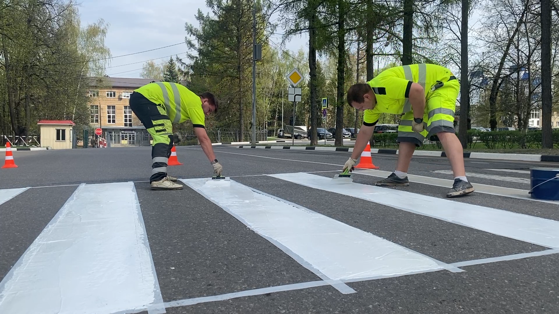 разметка дороги, термопластик разметка, пешеходный переход, власиха нанесение разметки,