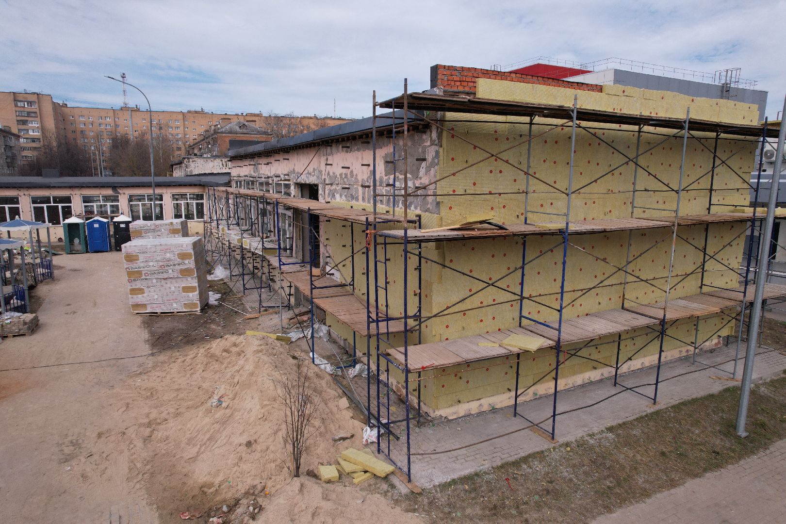 видео с коптера,  ремонт школы 17 в Серпухове,