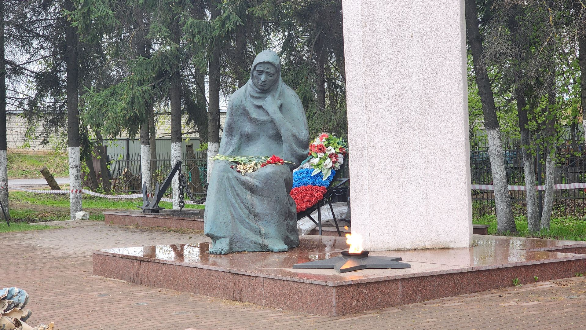 солнечногорск, скорбящая мать, вечный огонь, подготовка к 9 мая,