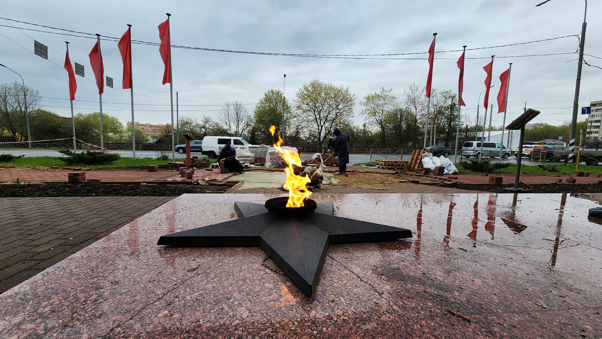 солнечногорск, скорбящая мать, вечный огонь, подготовка к 9 мая,