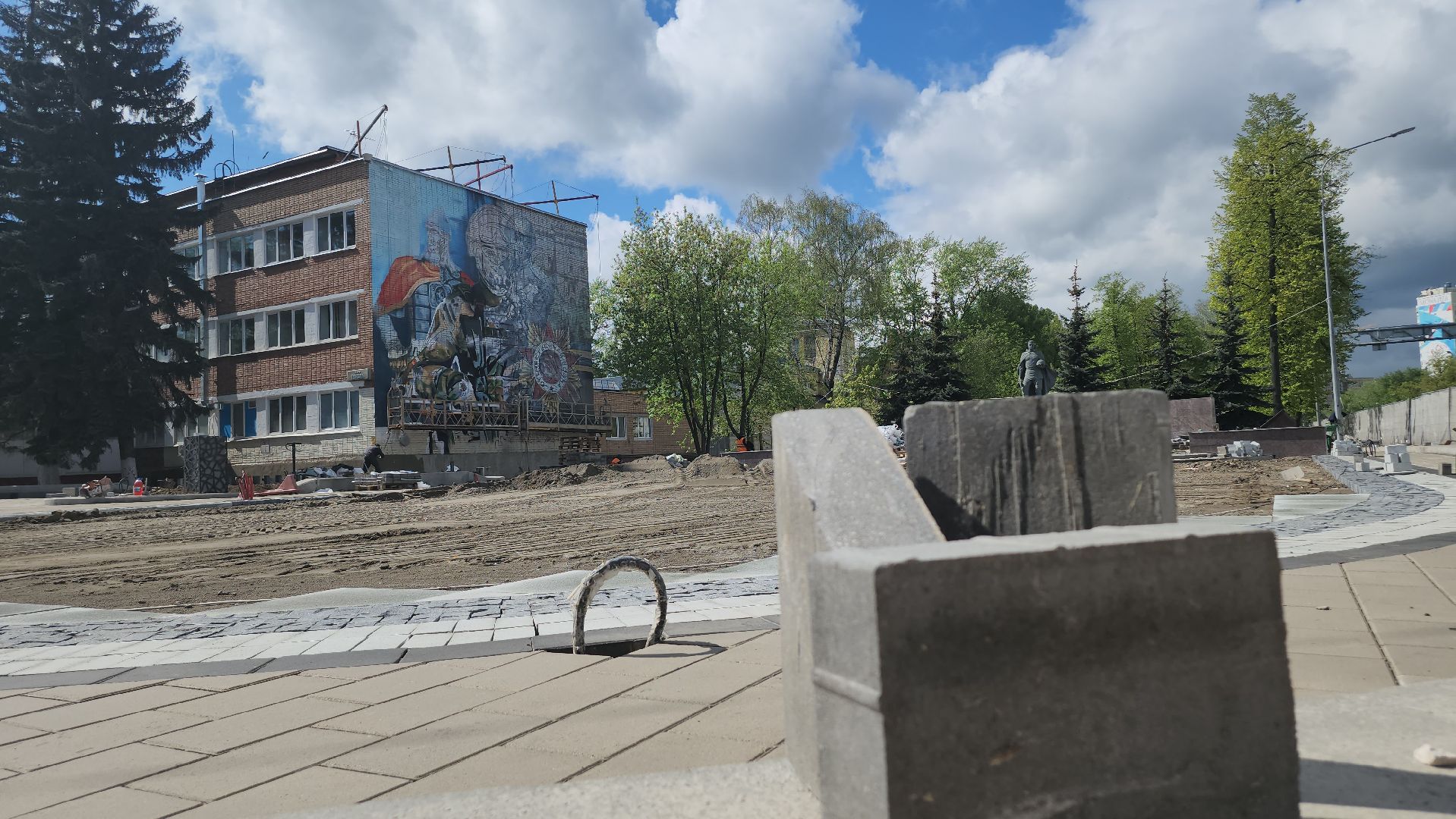 люберцы, мурал, центральная поликлиника люберец, герой сво, 80 - летие победы,