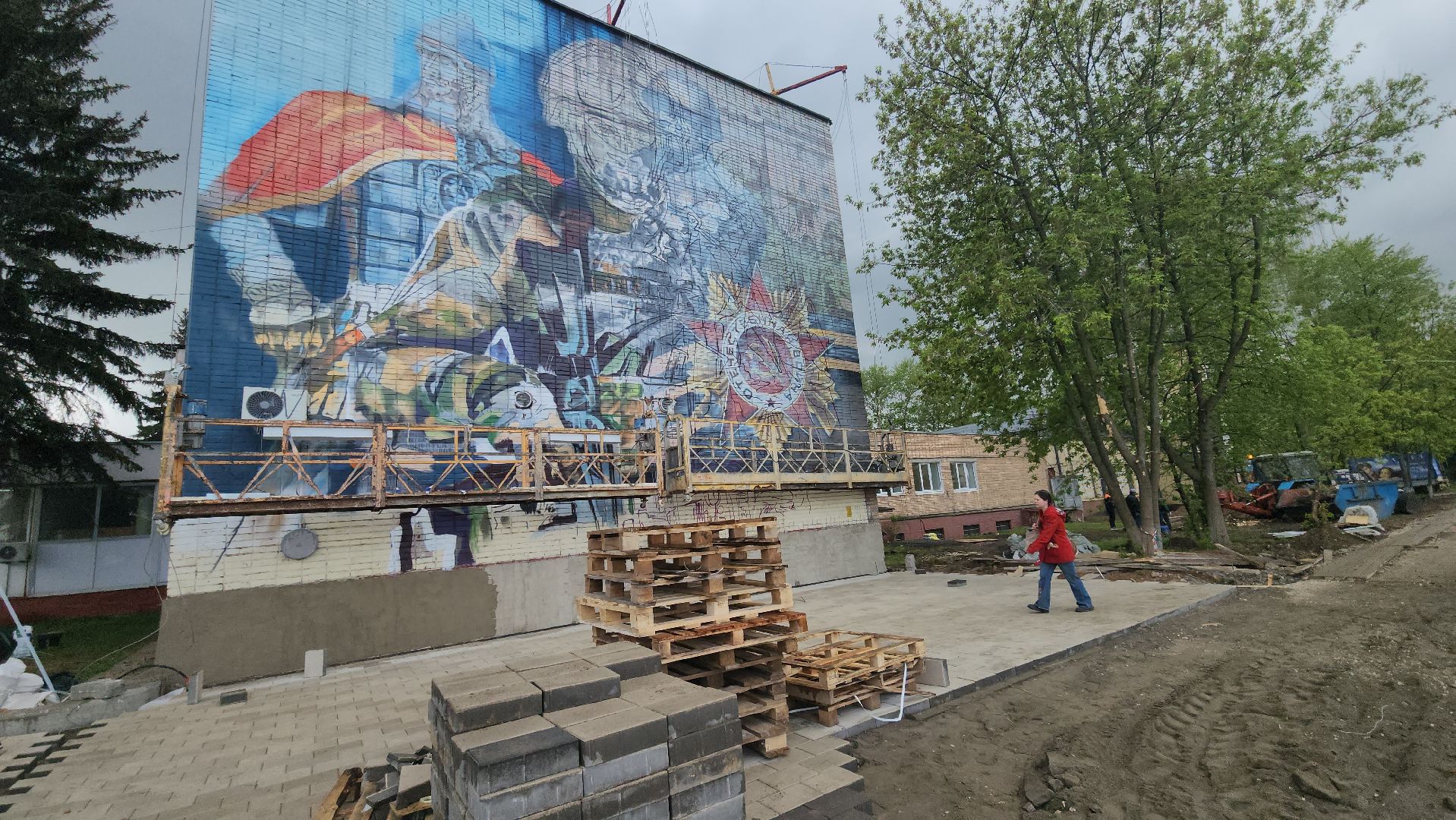 люберцы, мурал, центральная поликлиника люберец, герой сво, 80 - летие победы,