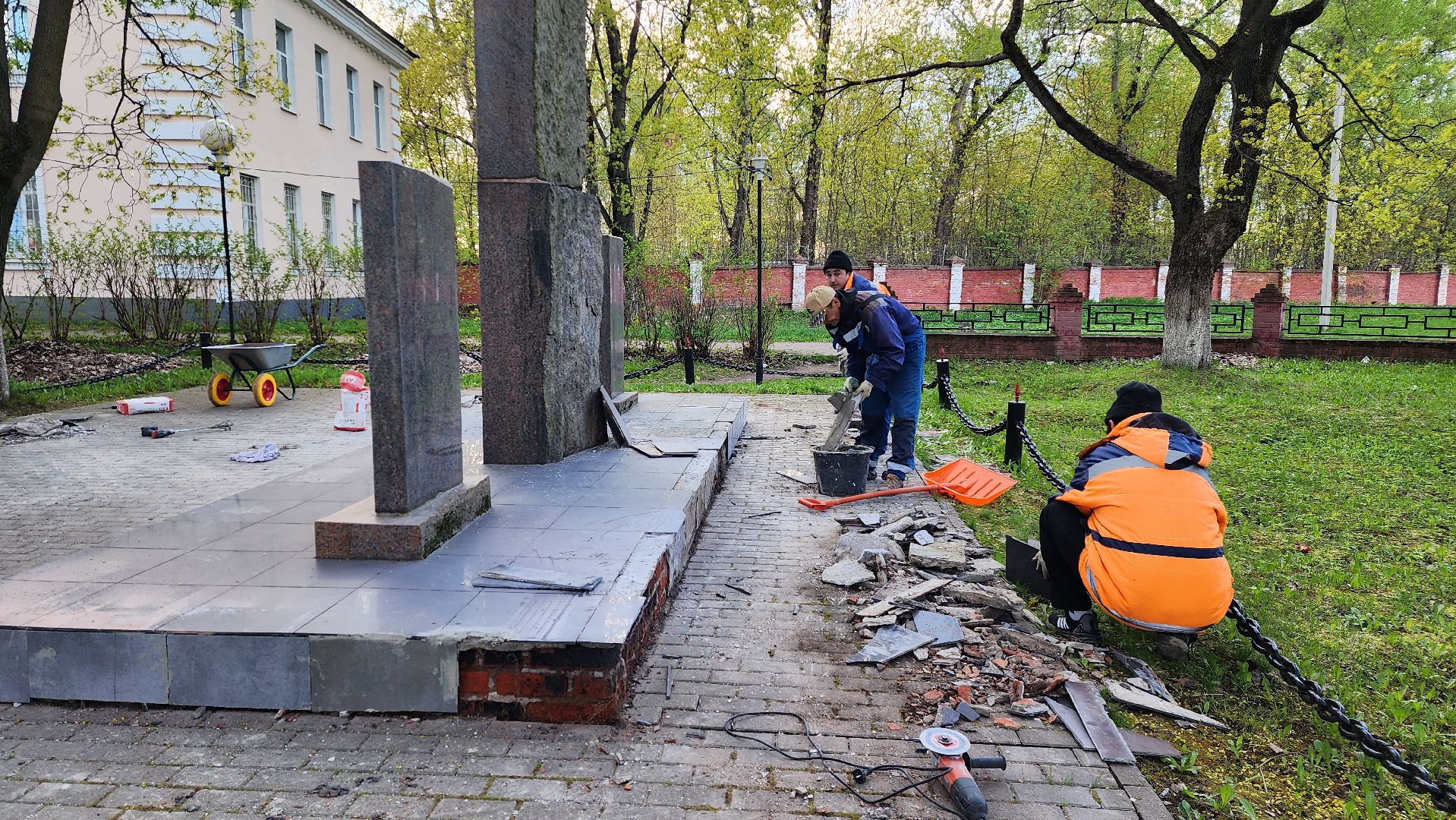 истра, благоустройство, памятник вов,