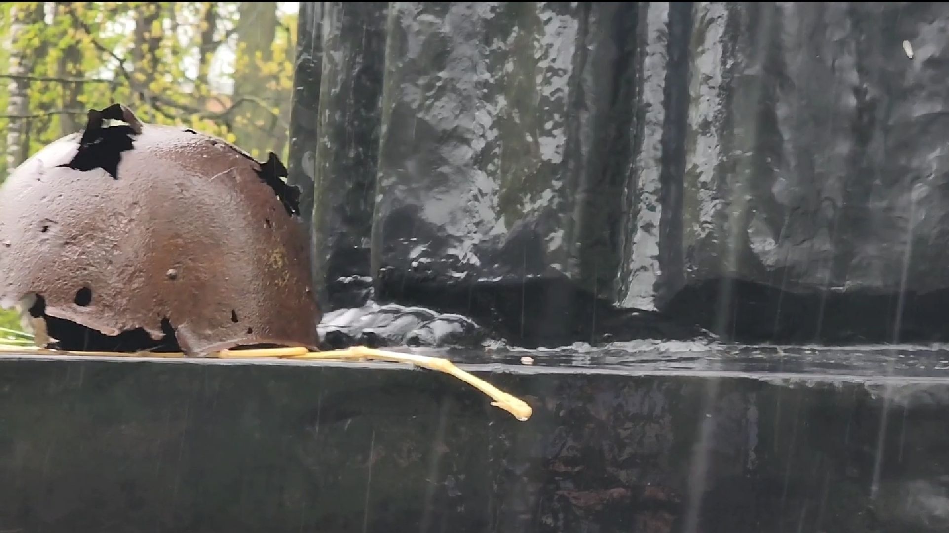 долгопрудный, скорбящая мать, сквер Долгова, долгопрудненцы герои, мемориальная доска,