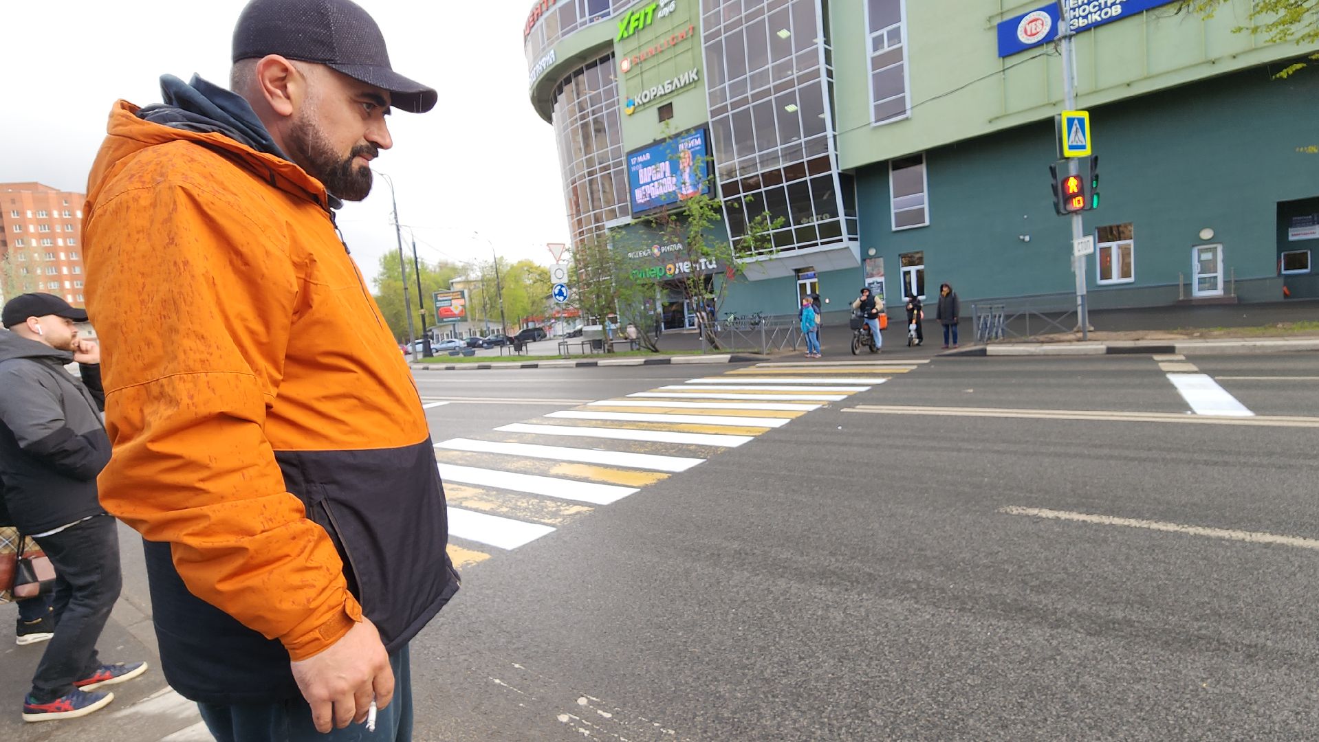 пушкино, дорожная разметка, обновление разметки, торговый центр, пешеходный переход, коммунальная служба,