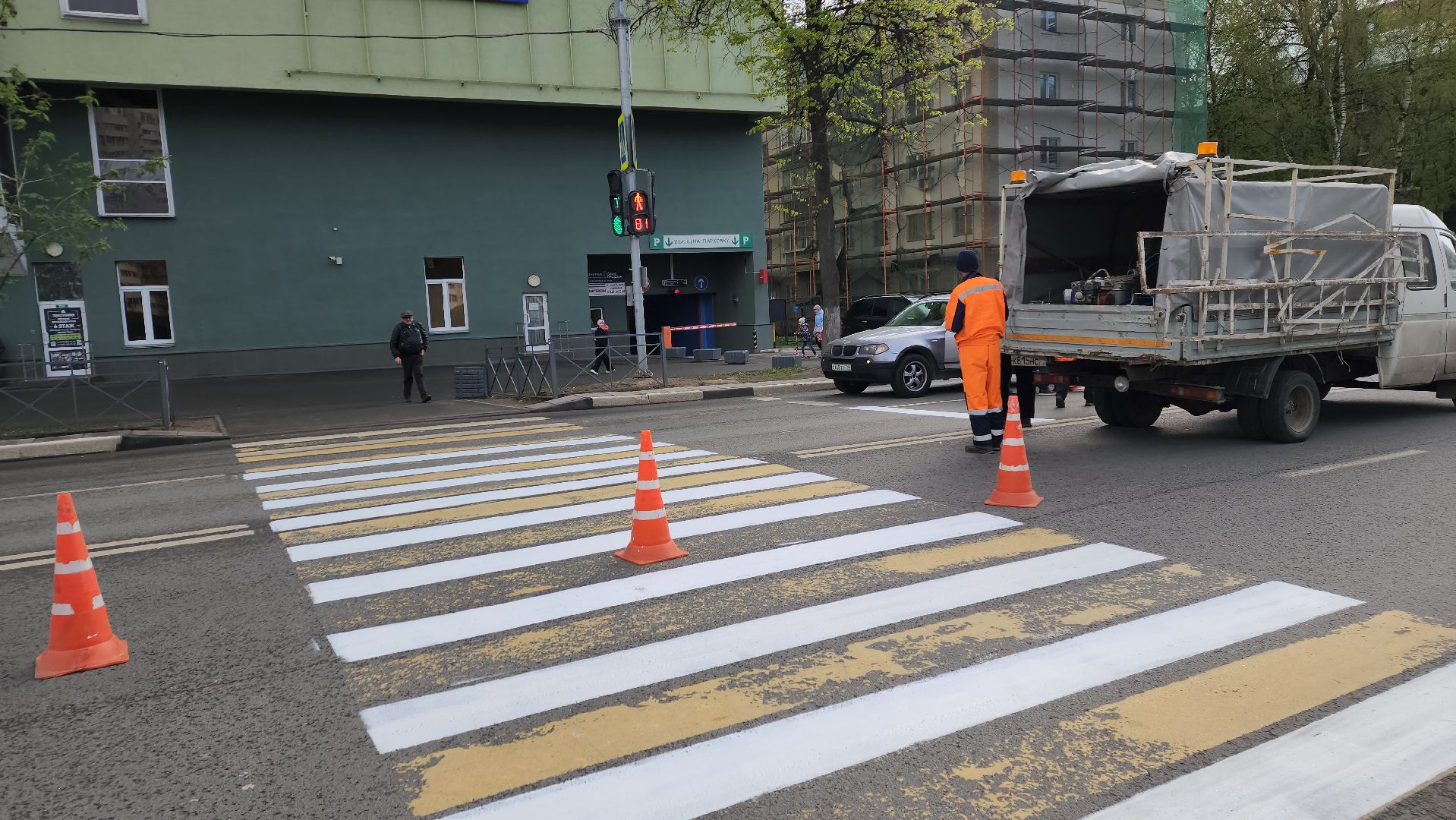 пушкино, дорожная разметка, обновление разметки, торговый центр, пешеходный переход, коммунальная служба,