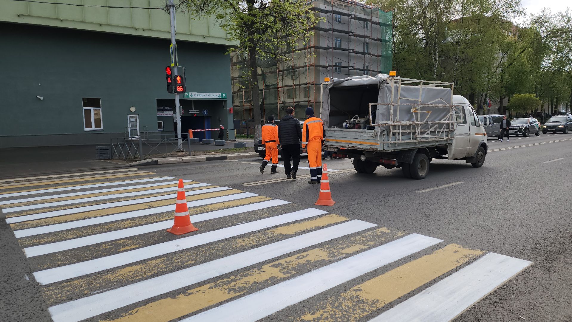 пушкино, дорожная разметка, обновление разметки, торговый центр, пешеходный переход, коммунальная служба,