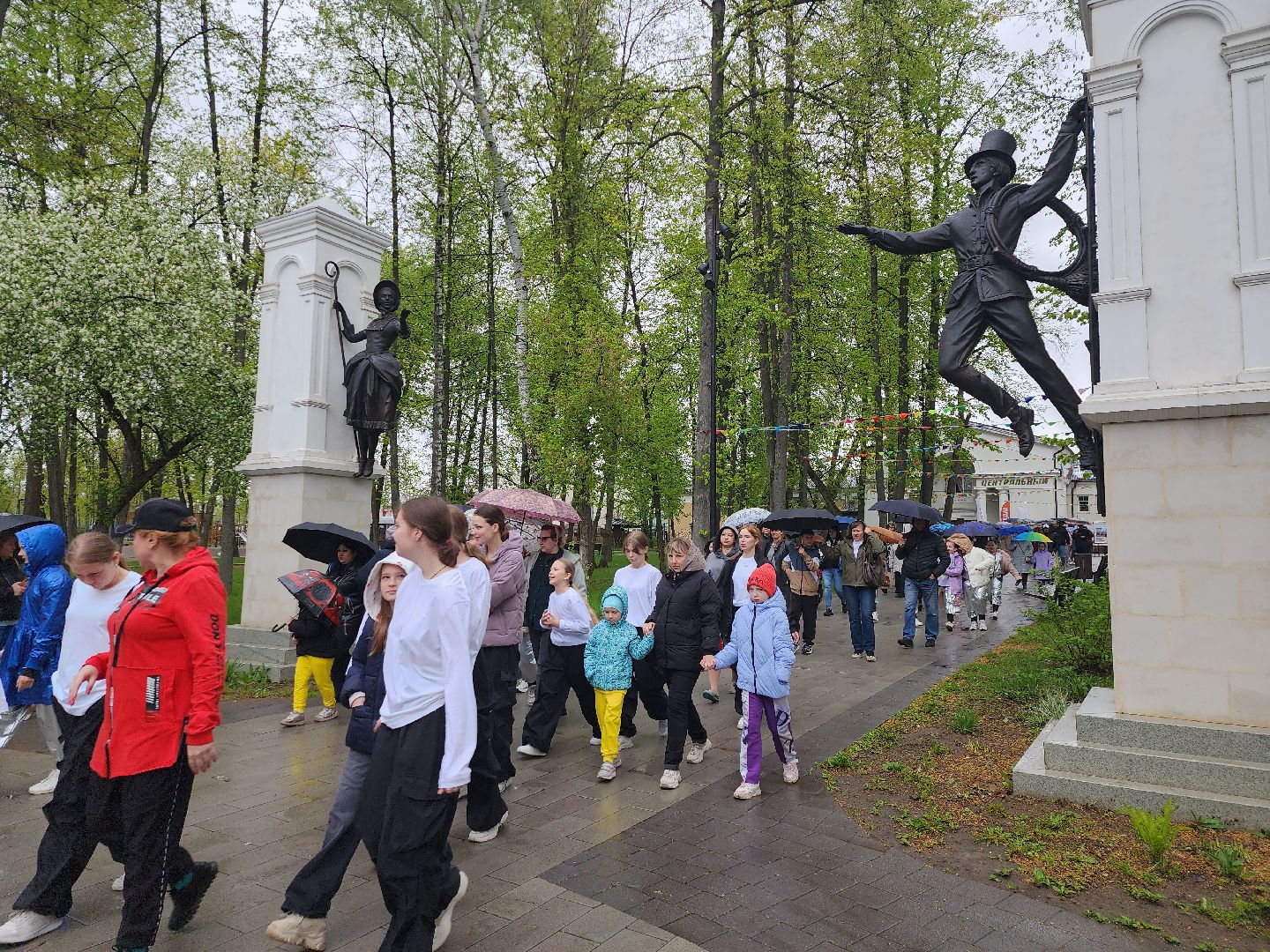 серпухов , подмосковье, парк имени олега степанова, теплый сезон,