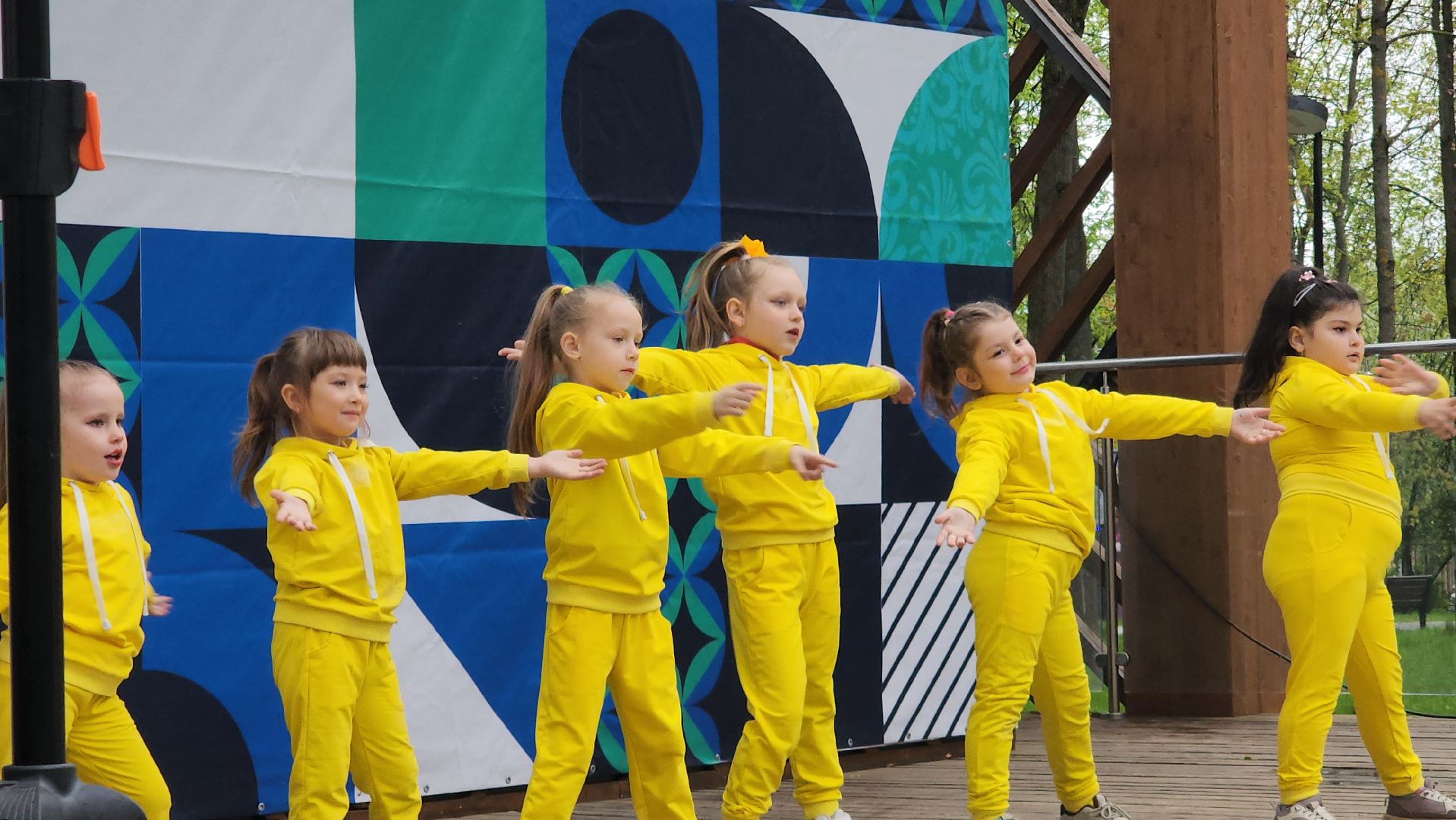 серпухов , подмосковье, парк имени олега степанова, теплый сезон,