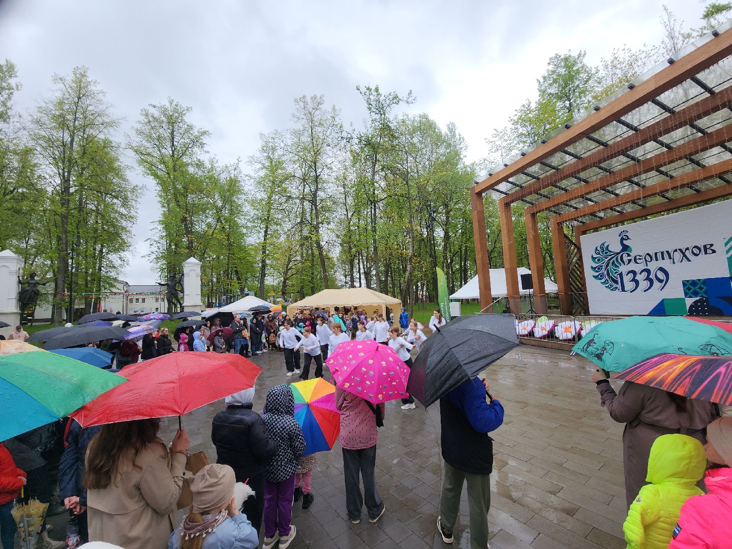 серпухов , подмосковье, парк имени олега степанова, теплый сезон,