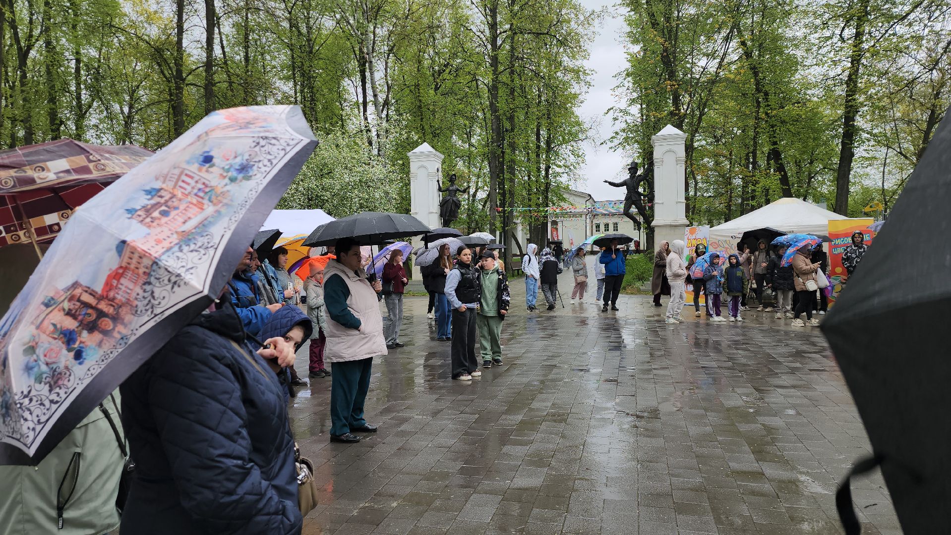 серпухов , подмосковье, парк имени олега степанова, теплый сезон,